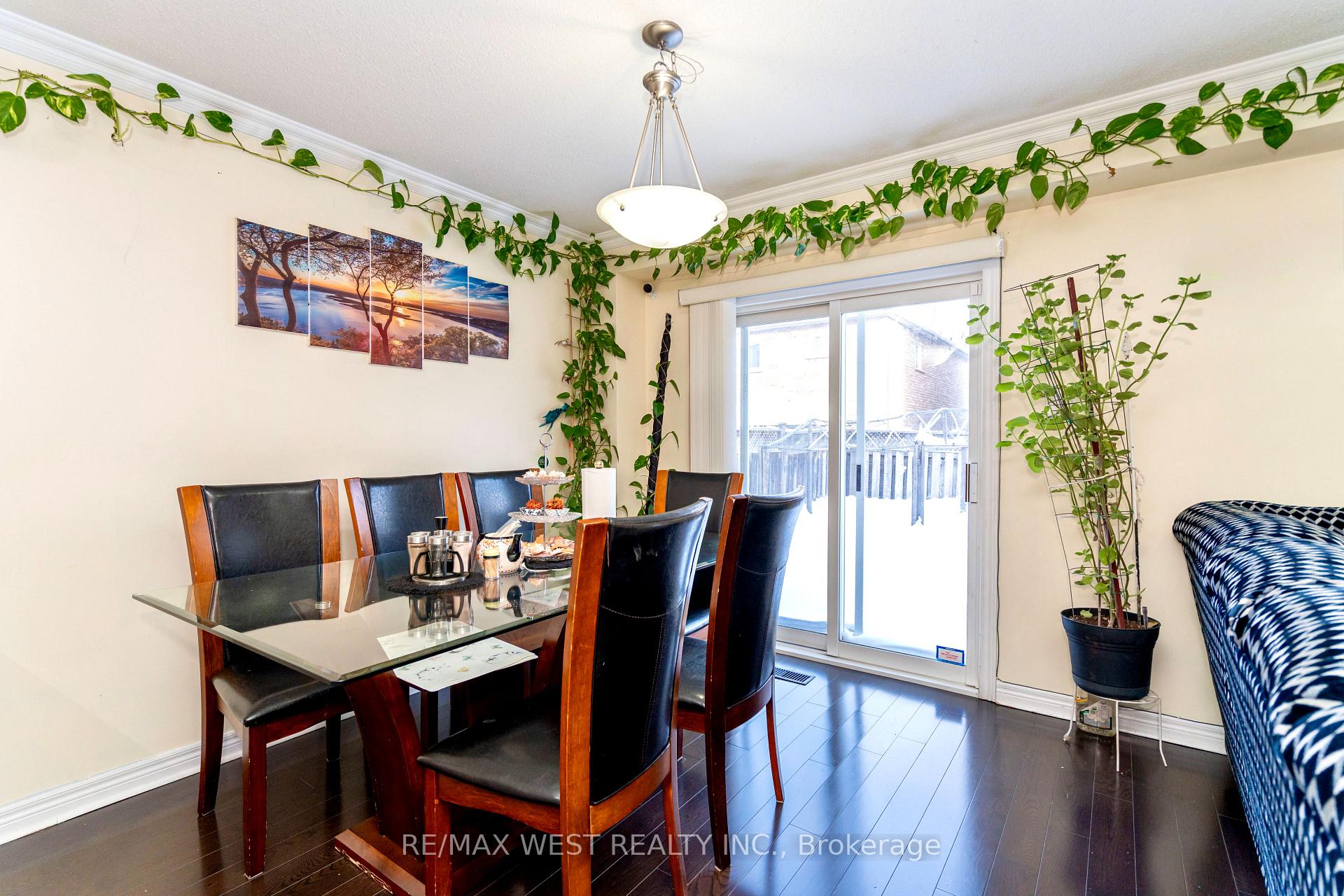 Photo 8 of 83 Ridgemore Crescent, Brampton, Fletcher's Meadow — HOMEH