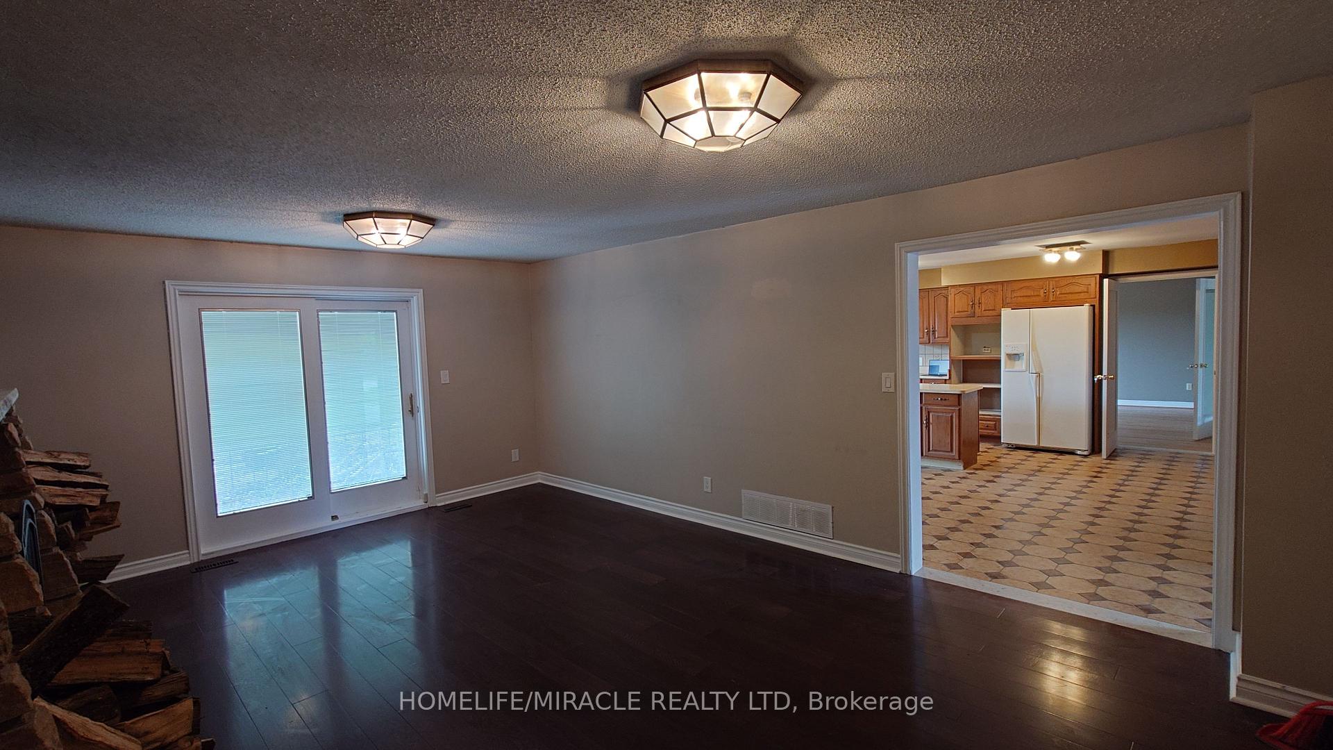 Photo 4 of 12 Ostrander Boulevard, Brampton, Huttonville — HOMEH