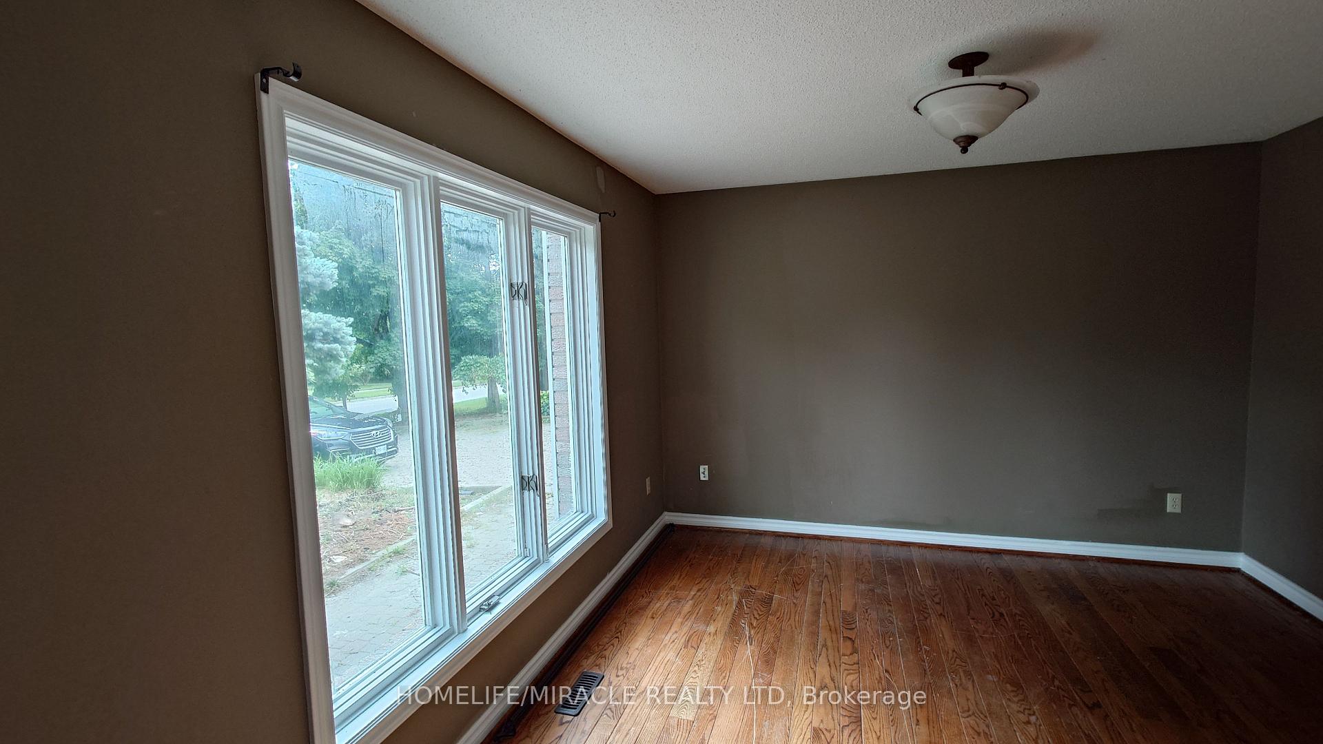 Photo 10 of 12 Ostrander Boulevard, Brampton, Huttonville — HOMEH