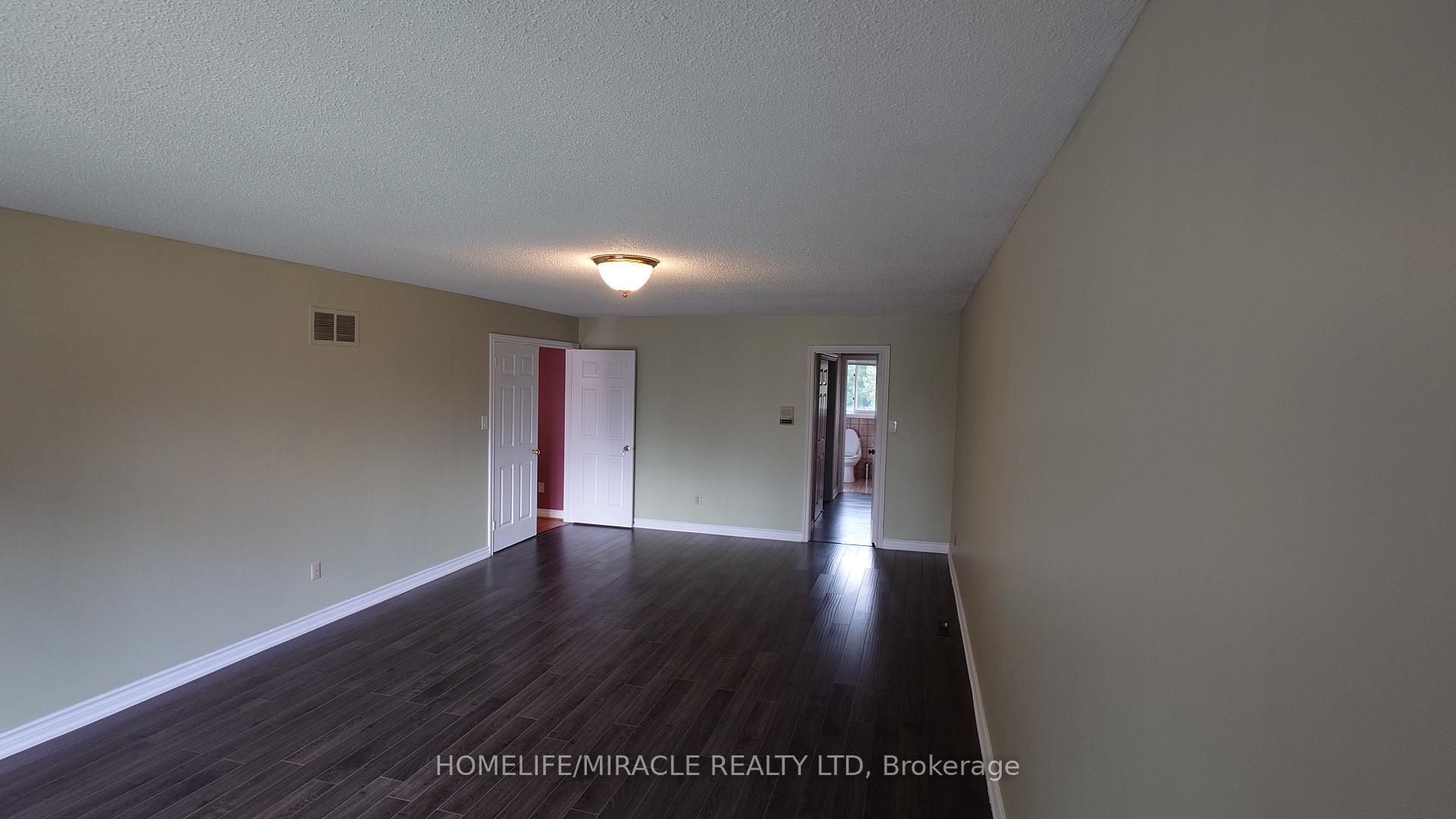 Photo 33 of 12 Ostrander Boulevard, Brampton, Huttonville — HOMEH