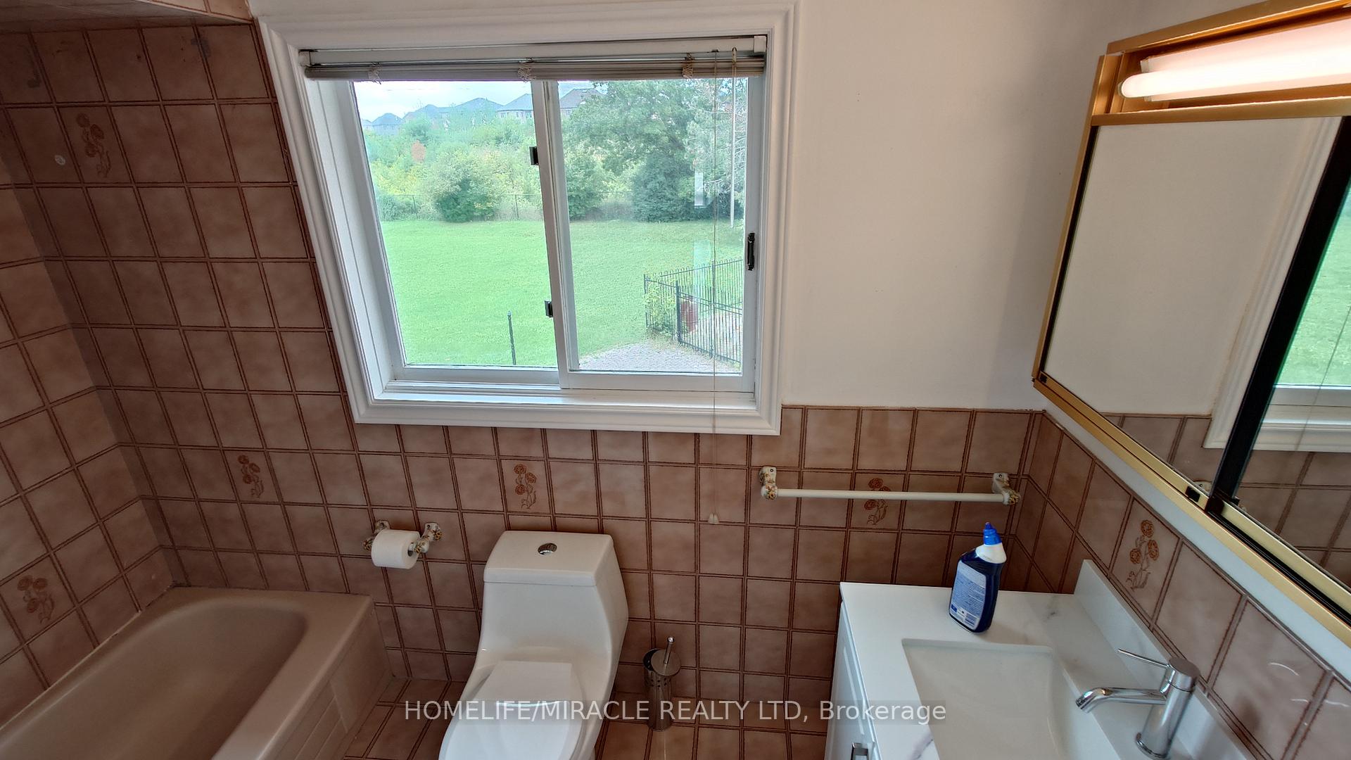 Photo 31 of 12 Ostrander Boulevard, Brampton, Huttonville — HOMEH