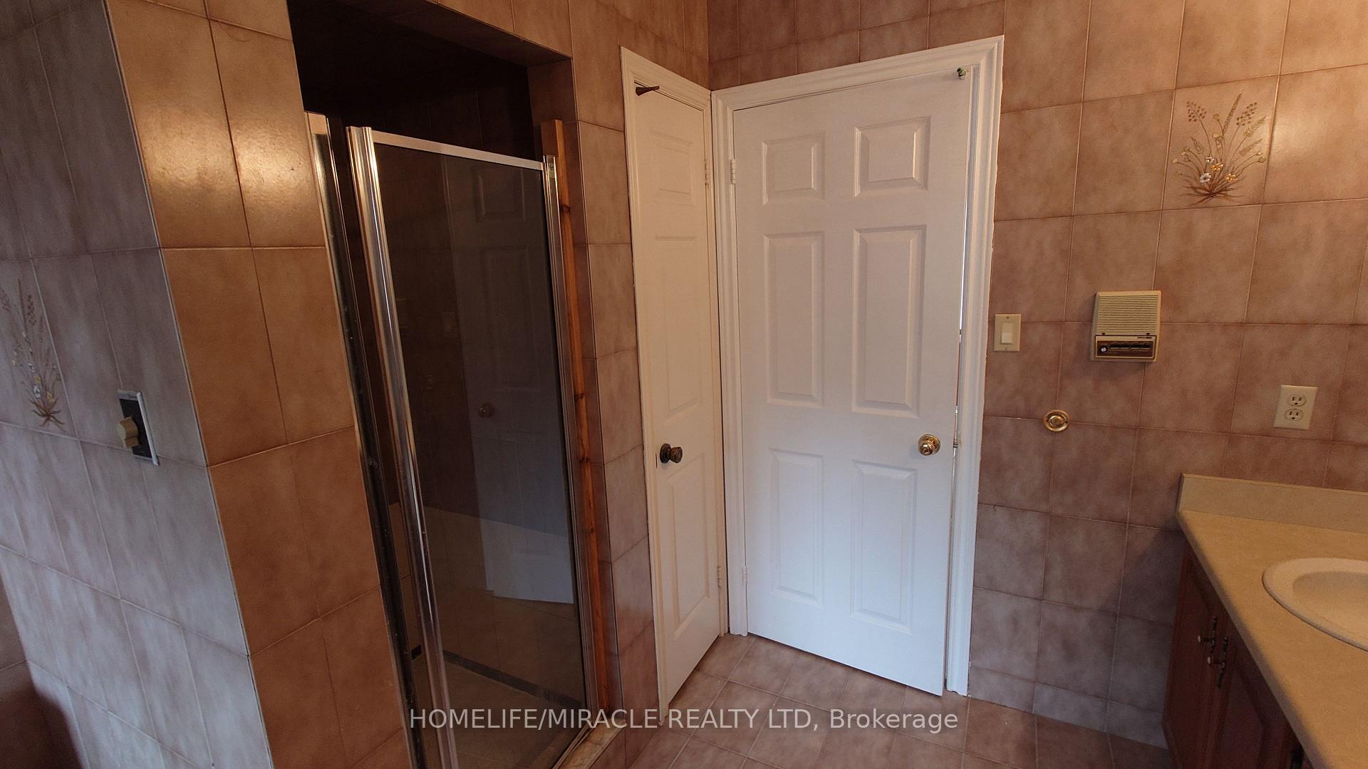 Photo 35 of 12 Ostrander Boulevard, Brampton, Huttonville — HOMEH