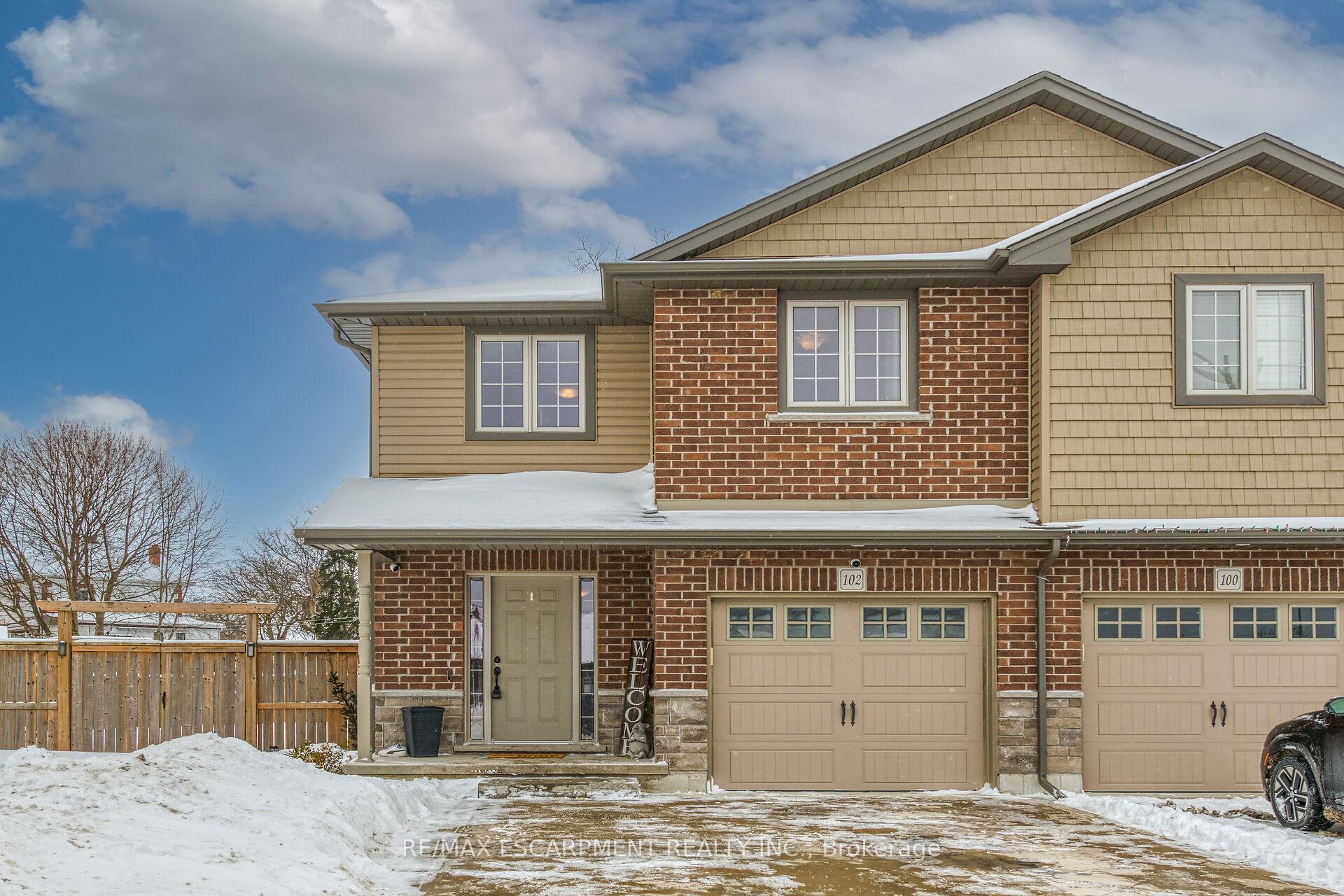 Photo 1 of 102 Macneil Court, Haldimand — HOMEH