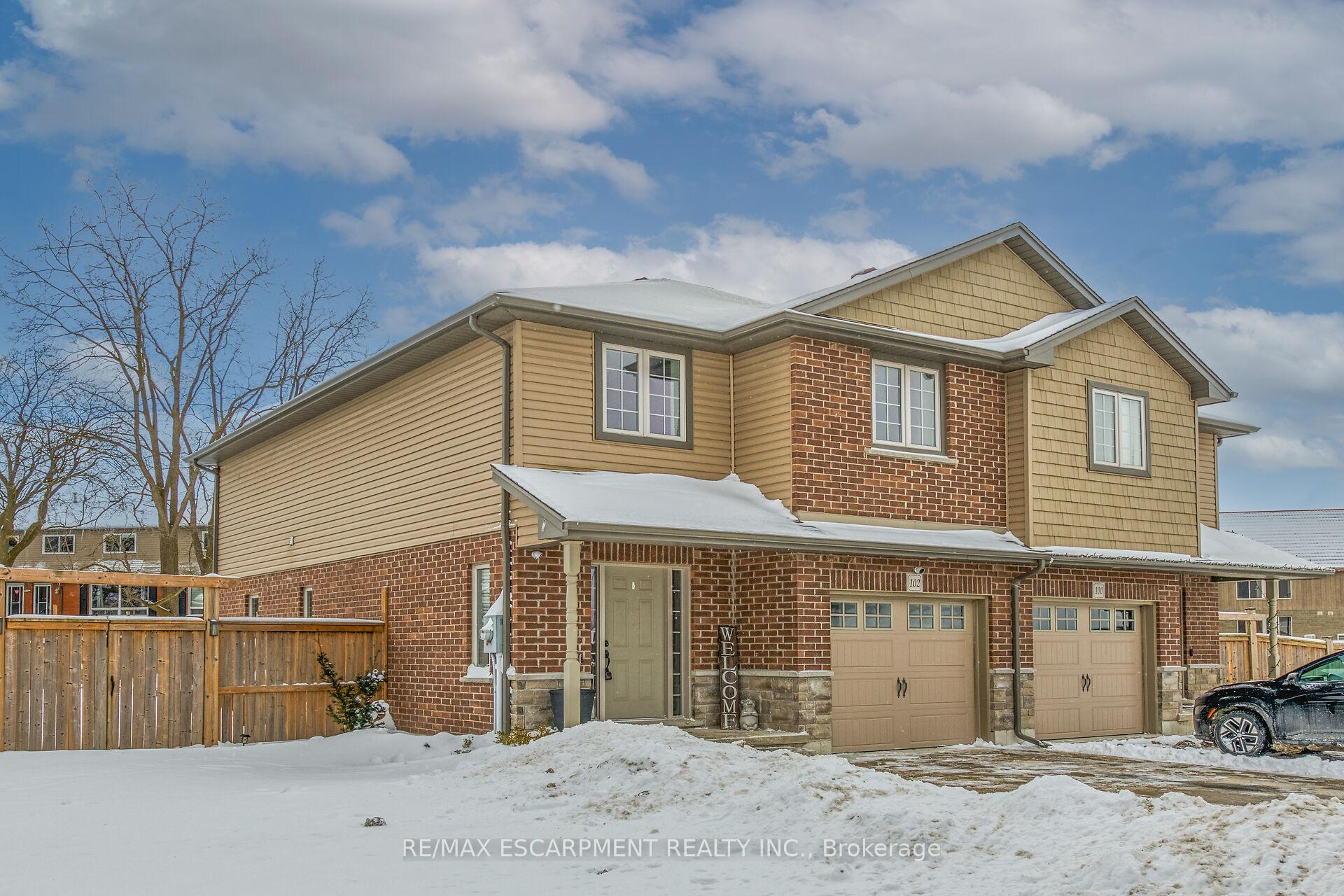 Photo 12 of 102 Macneil Court, Haldimand — HOMEH