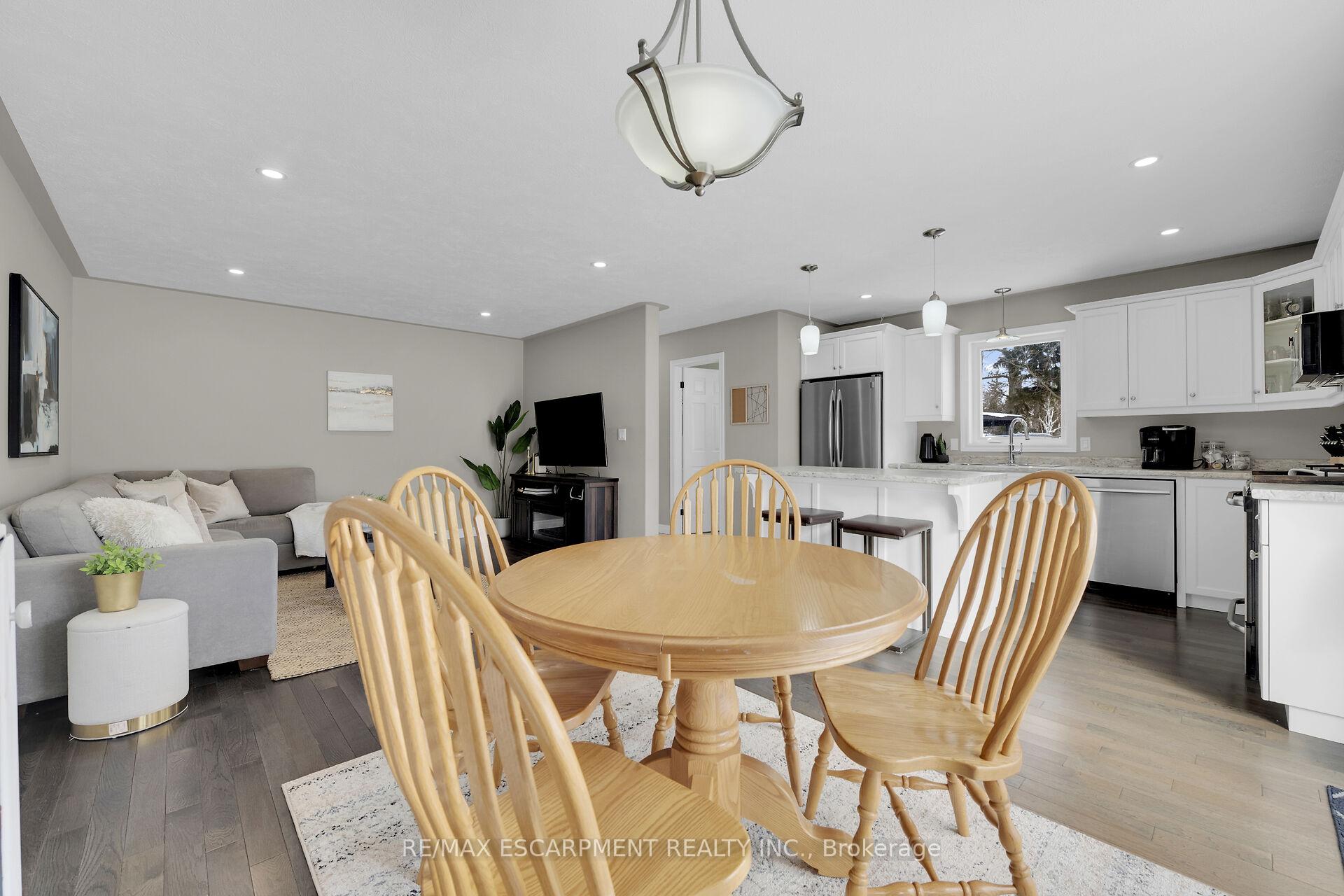 Photo 11 of 102 Macneil Court, Haldimand — HOMEH