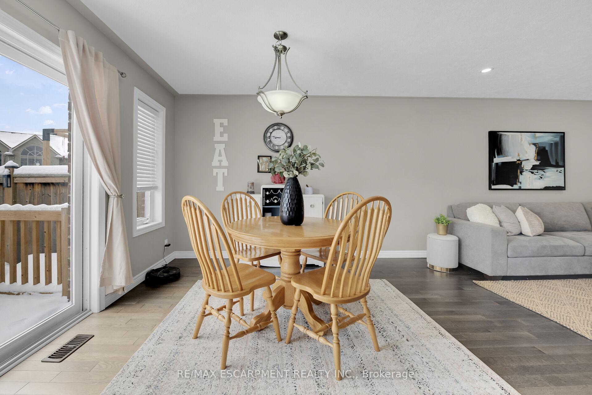 Photo 13 of 102 Macneil Court, Haldimand — HOMEH