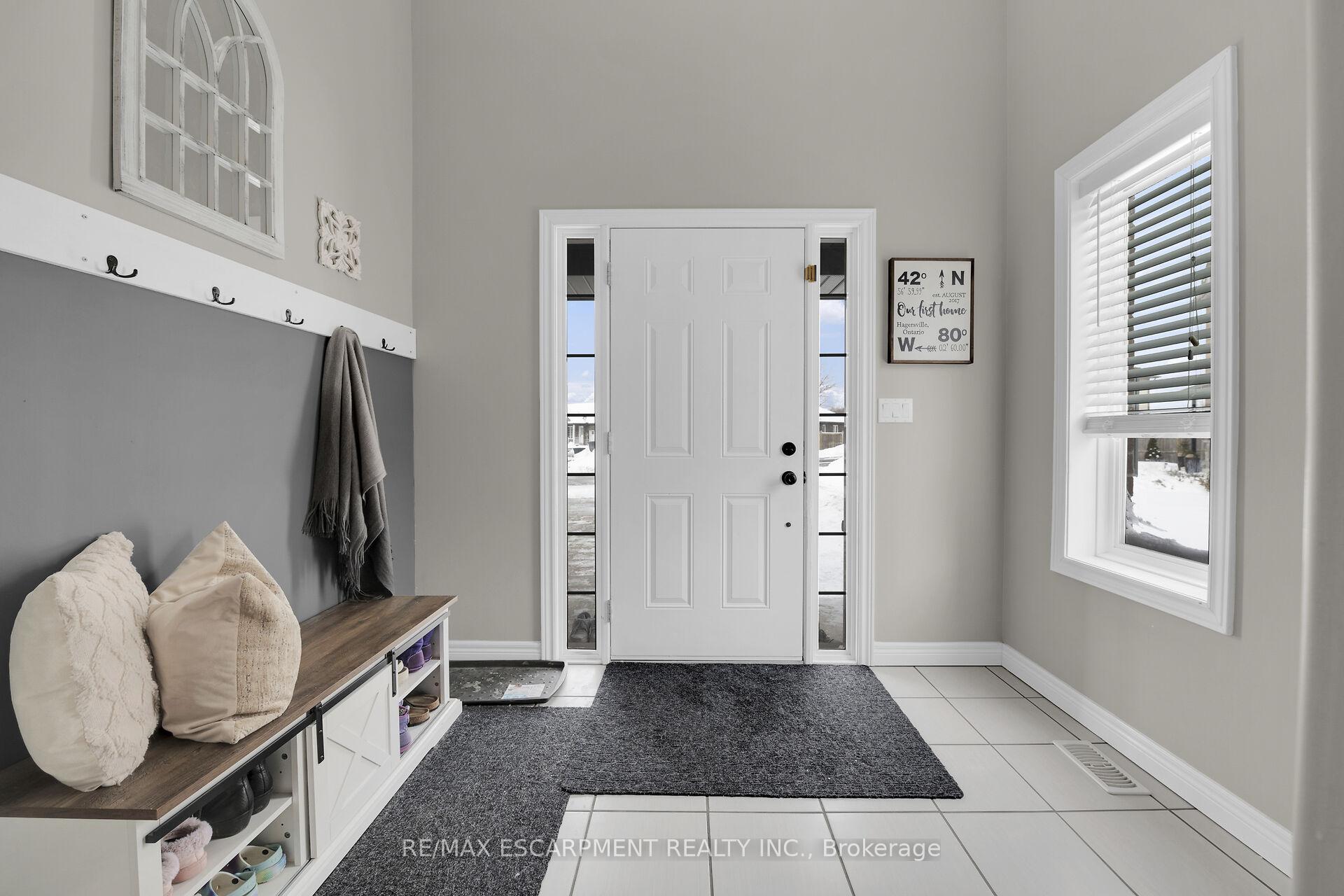 Photo 17 of 102 Macneil Court, Haldimand — HOMEH