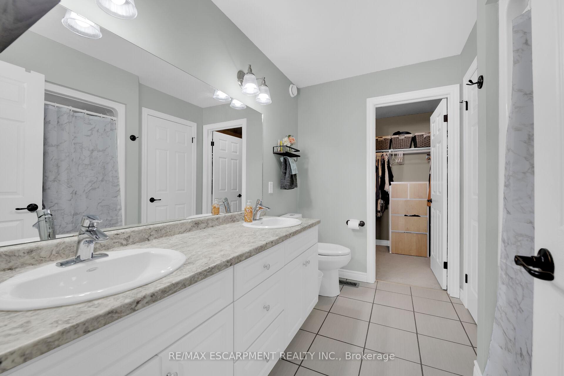 Photo 24 of 102 Macneil Court, Haldimand — HOMEH