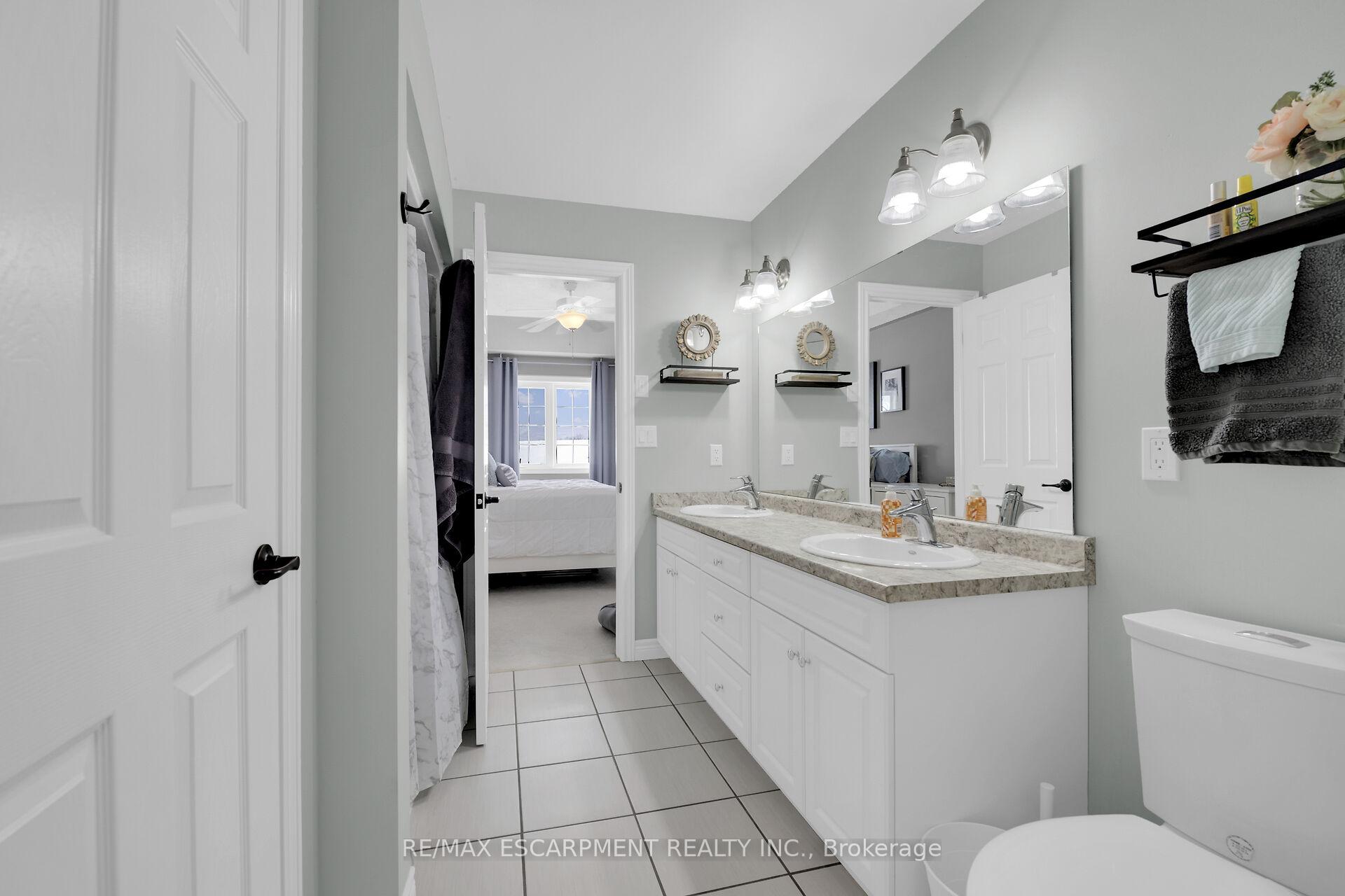 Photo 32 of 102 Macneil Court, Haldimand — HOMEH