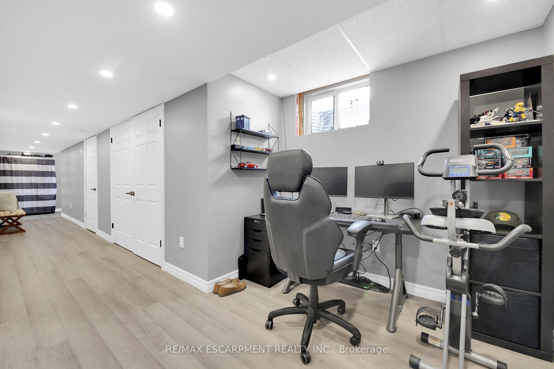 Photo 42 of 102 Macneil Court, Haldimand — HOMEH