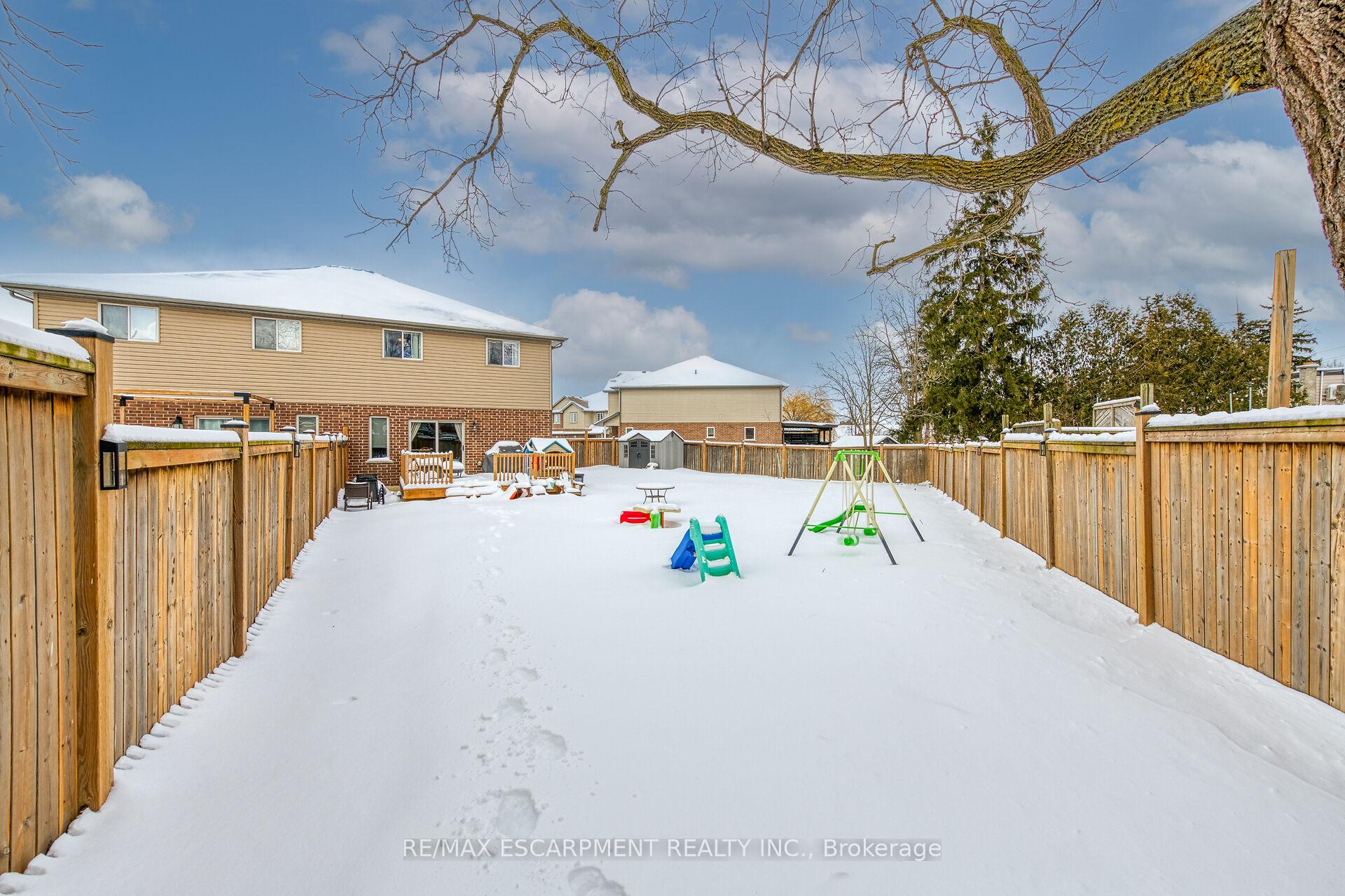 Photo 44 of 102 Macneil Court, Haldimand — HOMEH