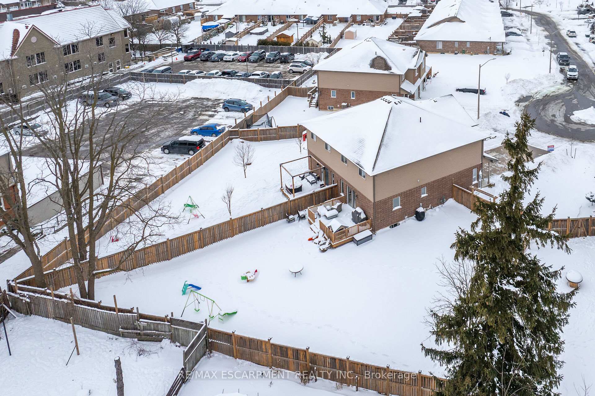 Photo 50 of 102 Macneil Court, Haldimand — HOMEH