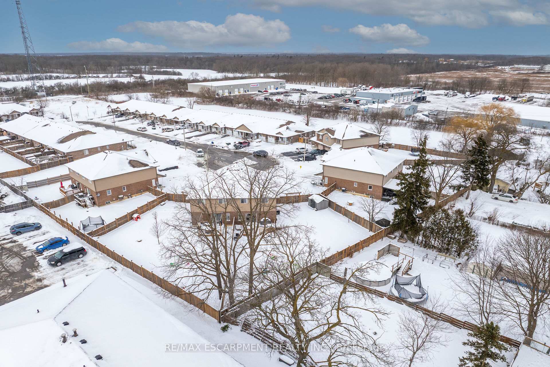 Photo 46 of 102 Macneil Court, Haldimand — HOMEH