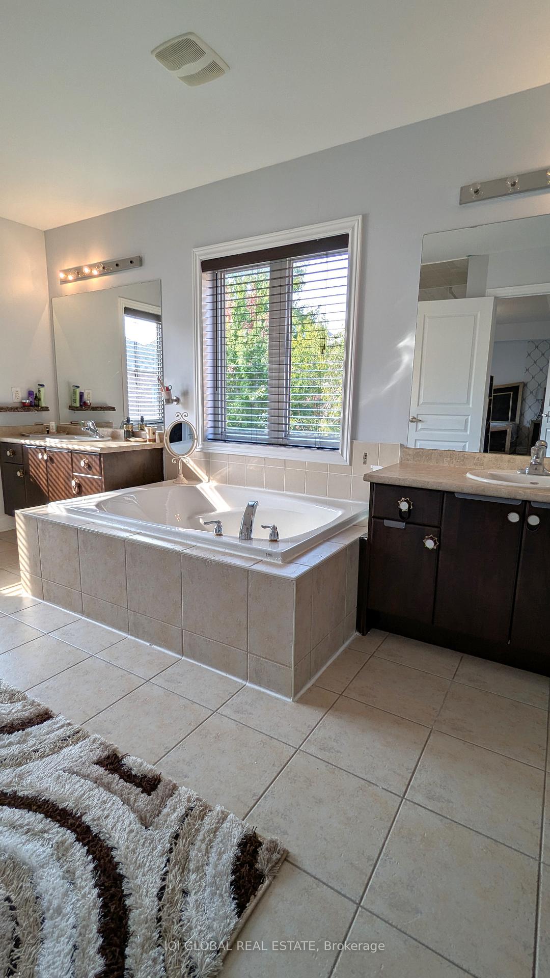 Photo 11 of 40 Allenby Street, Vaughan, Vellore Village — HOMEH