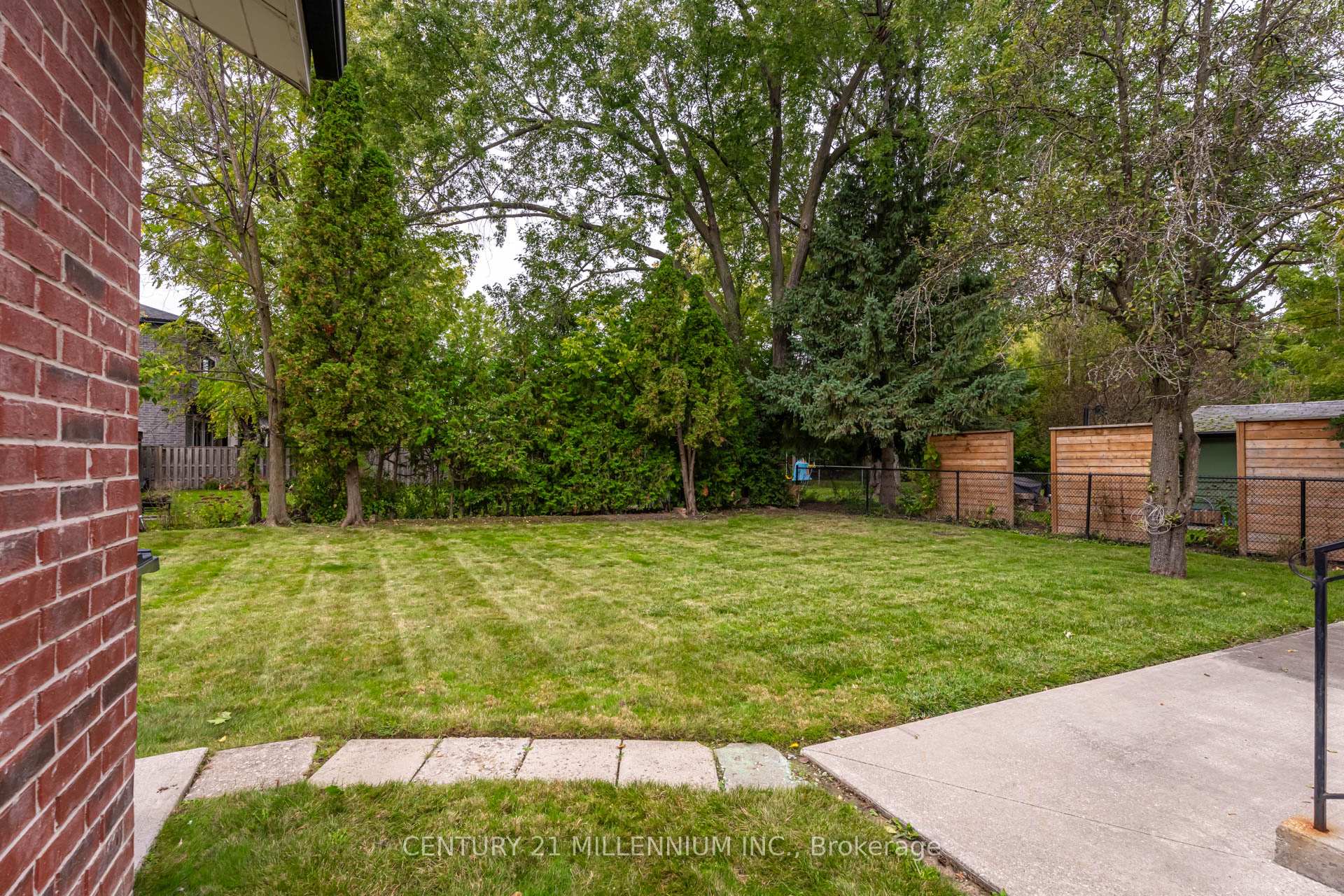 Photo 17 of 133 Mill Street, Brampton, Downtown Brampton — HOMEH