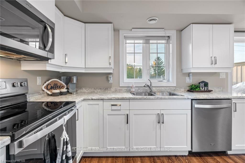 Photo 9 of 251 Gibbons Street, Goderich, Goderich (Town) — HOMEH
