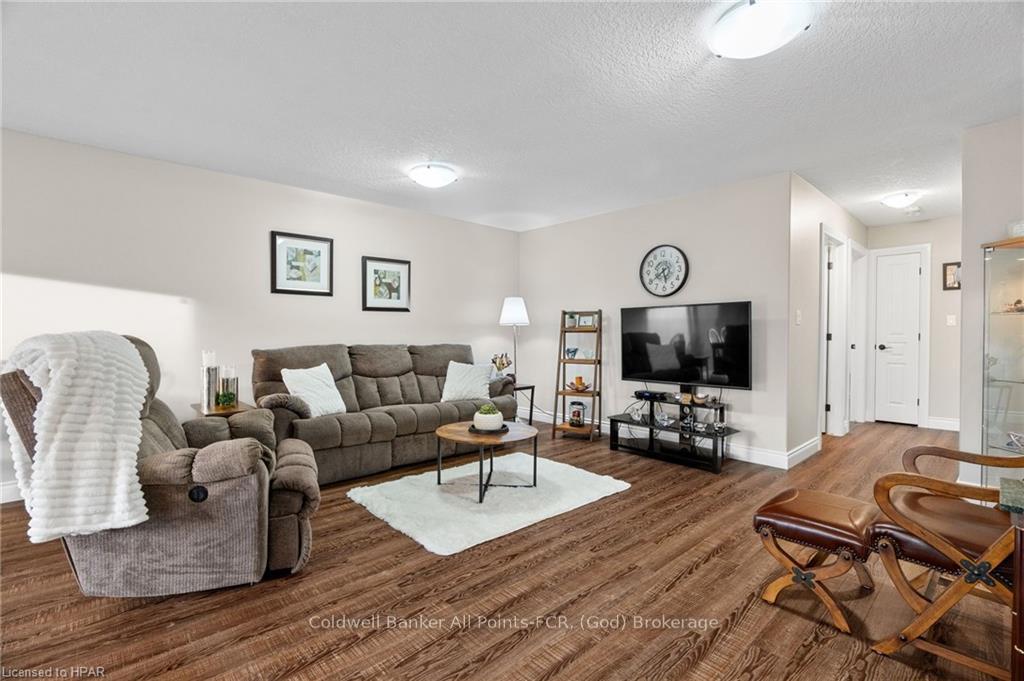 Photo 13 of 251 Gibbons Street, Goderich, Goderich (Town) — HOMEH