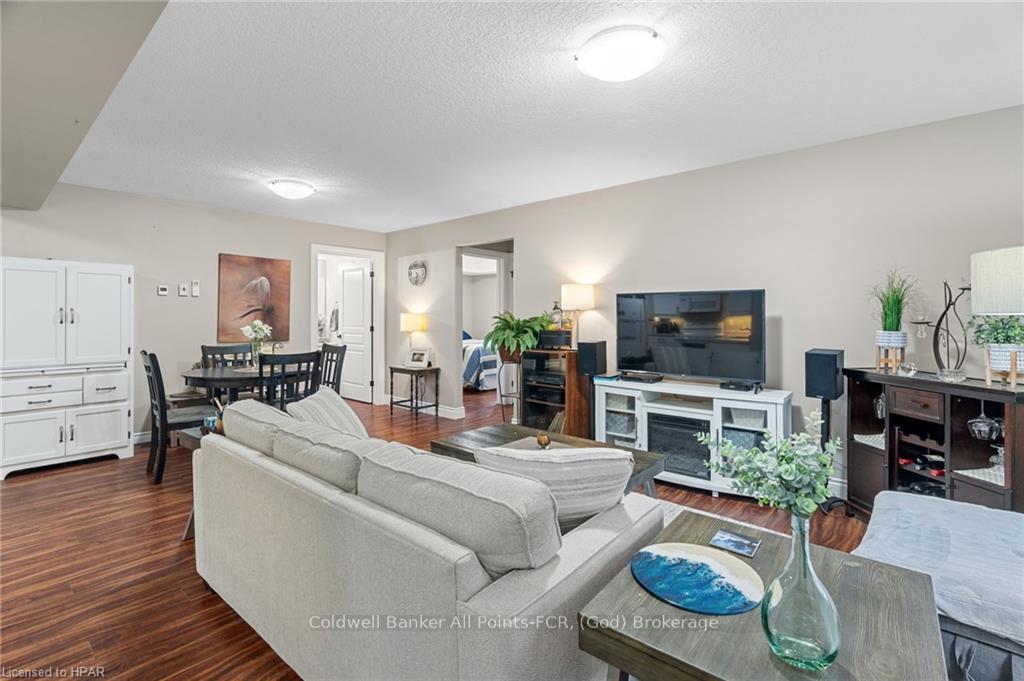 Photo 26 of 251 Gibbons Street, Goderich, Goderich (Town) — HOMEH