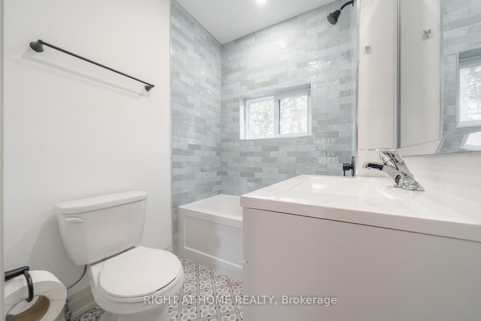 Photo 15 of 105 Aikman Avenue, Hamilton, Gibson — HOMEH