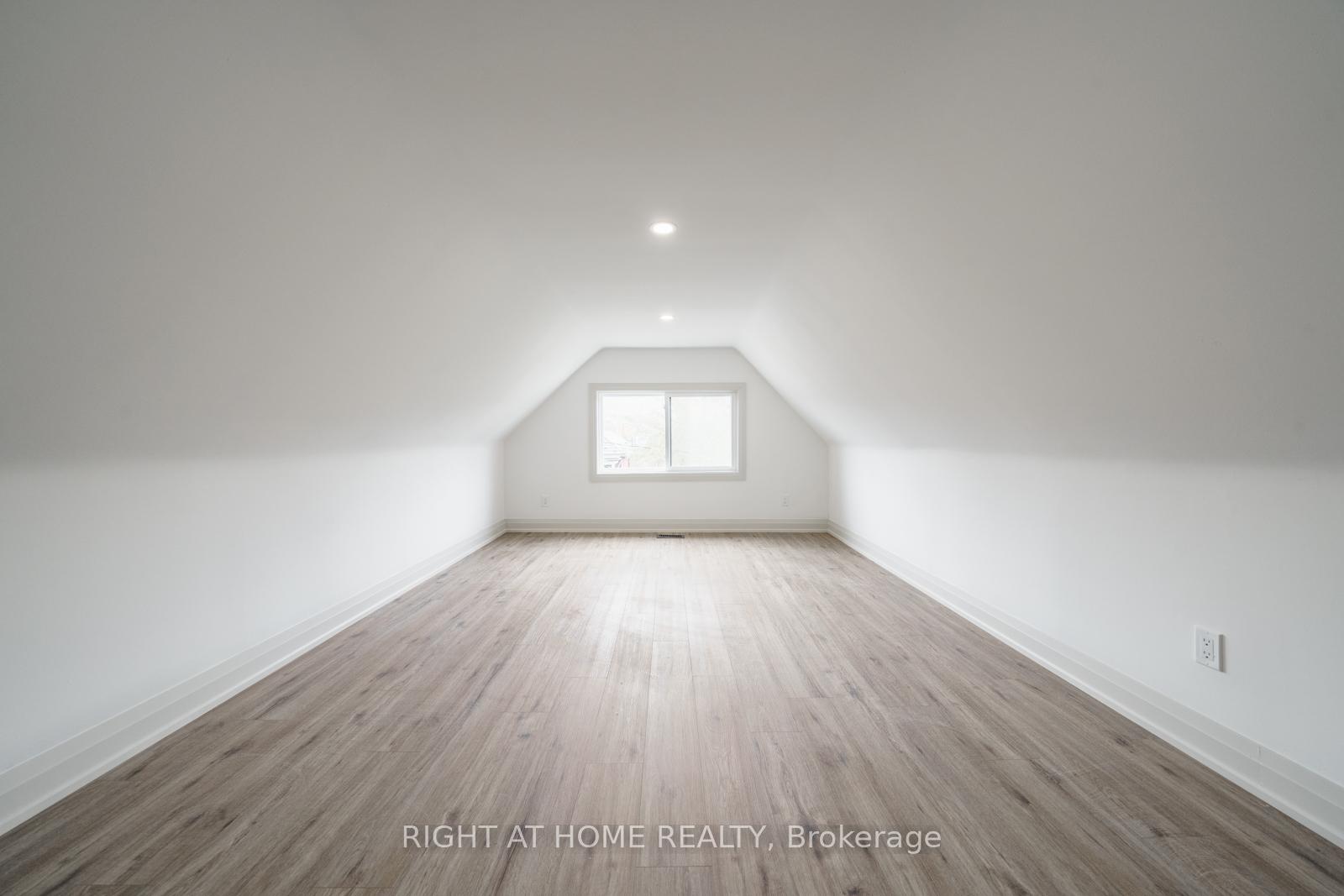 Photo 4 of 105 Aikman Avenue, Hamilton, Gibson — HOMEH
