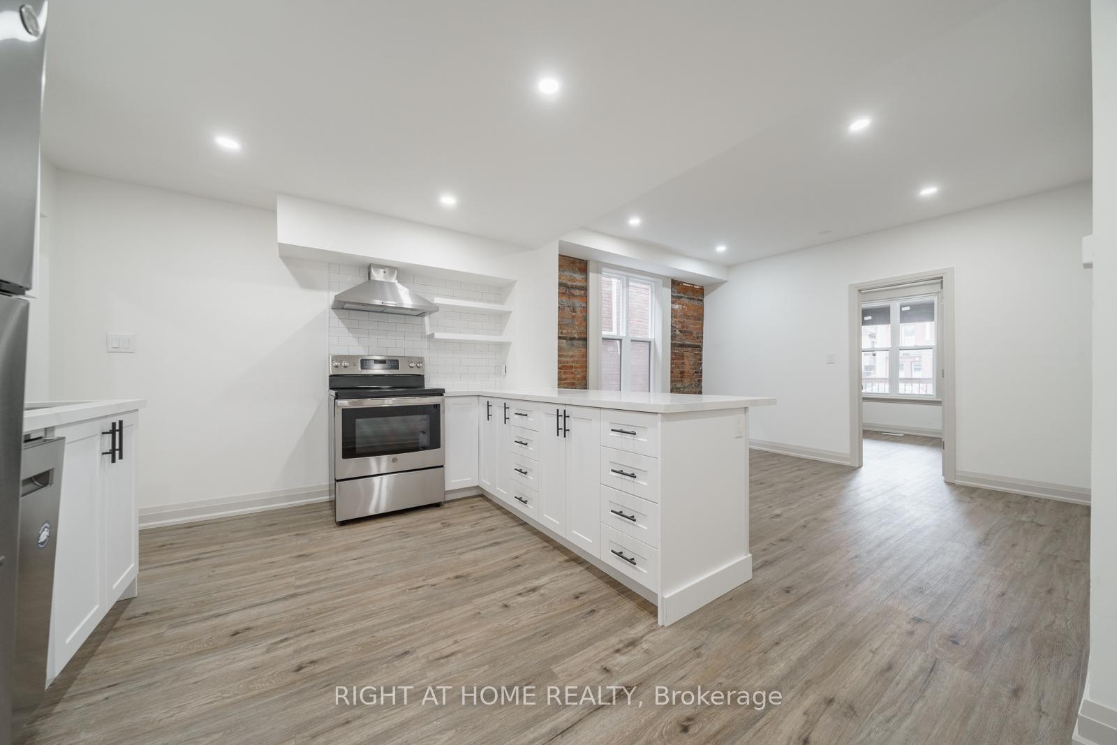 Photo 12 of 105 Aikman Avenue, Hamilton, Gibson — HOMEH