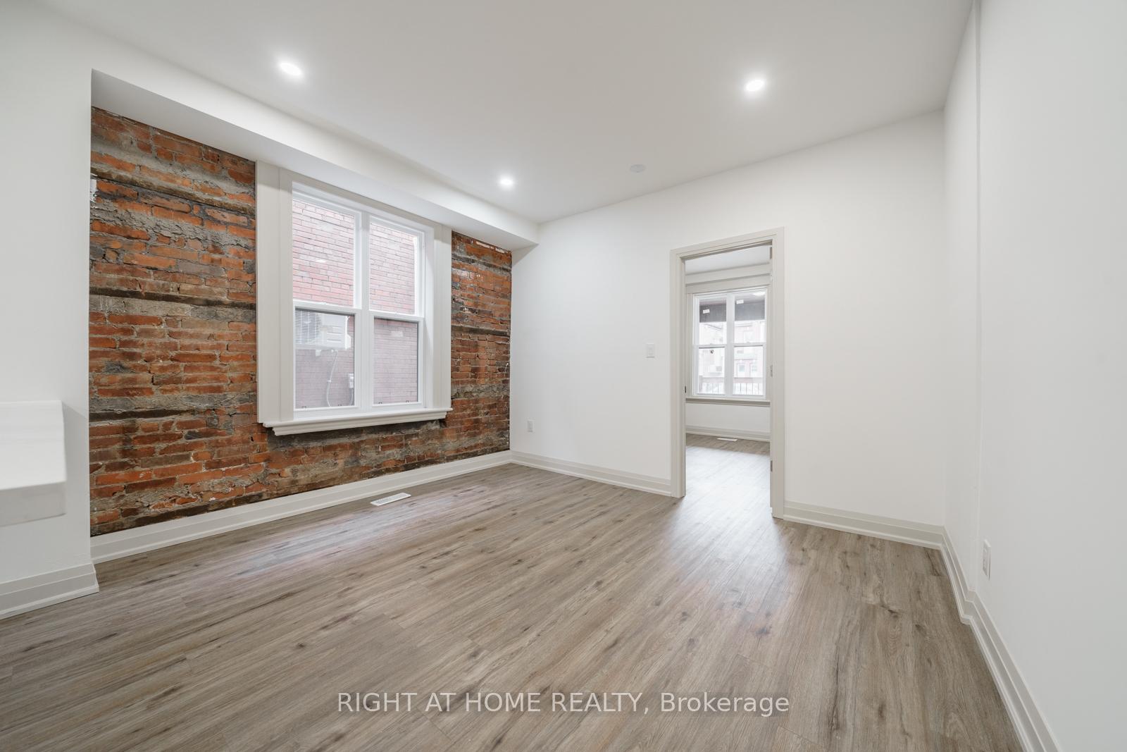 Photo 14 of 105 Aikman Avenue, Hamilton, Gibson — HOMEH