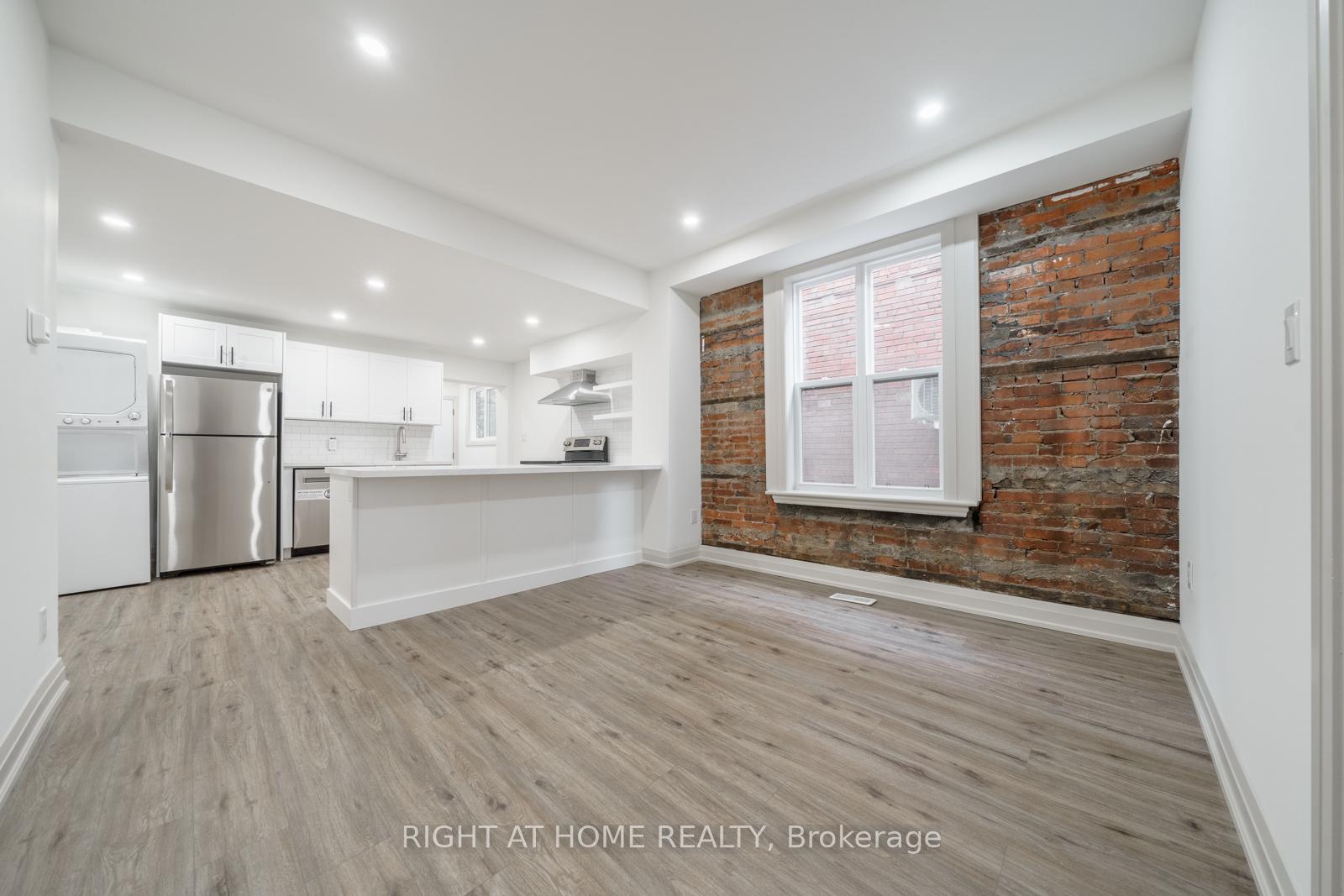 Photo 25 of 105 Aikman Avenue, Hamilton, Gibson — HOMEH