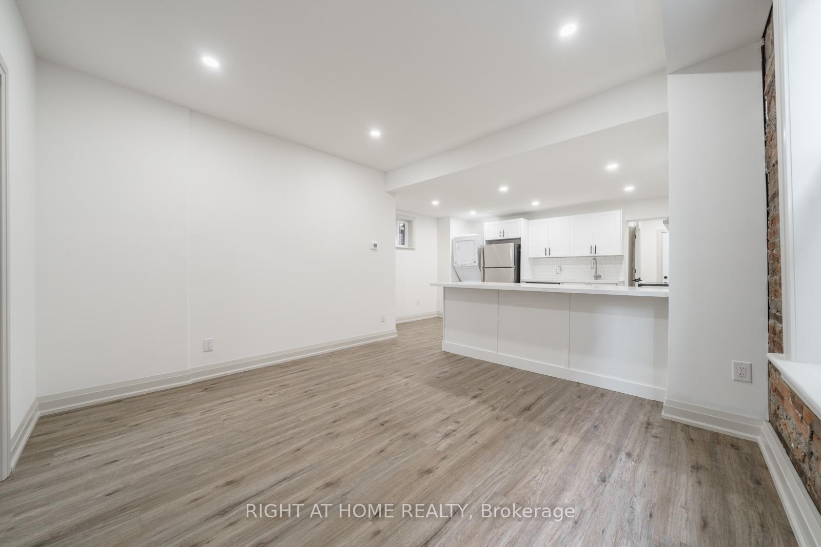 Photo 16 of 105 Aikman Avenue, Hamilton, Gibson — HOMEH