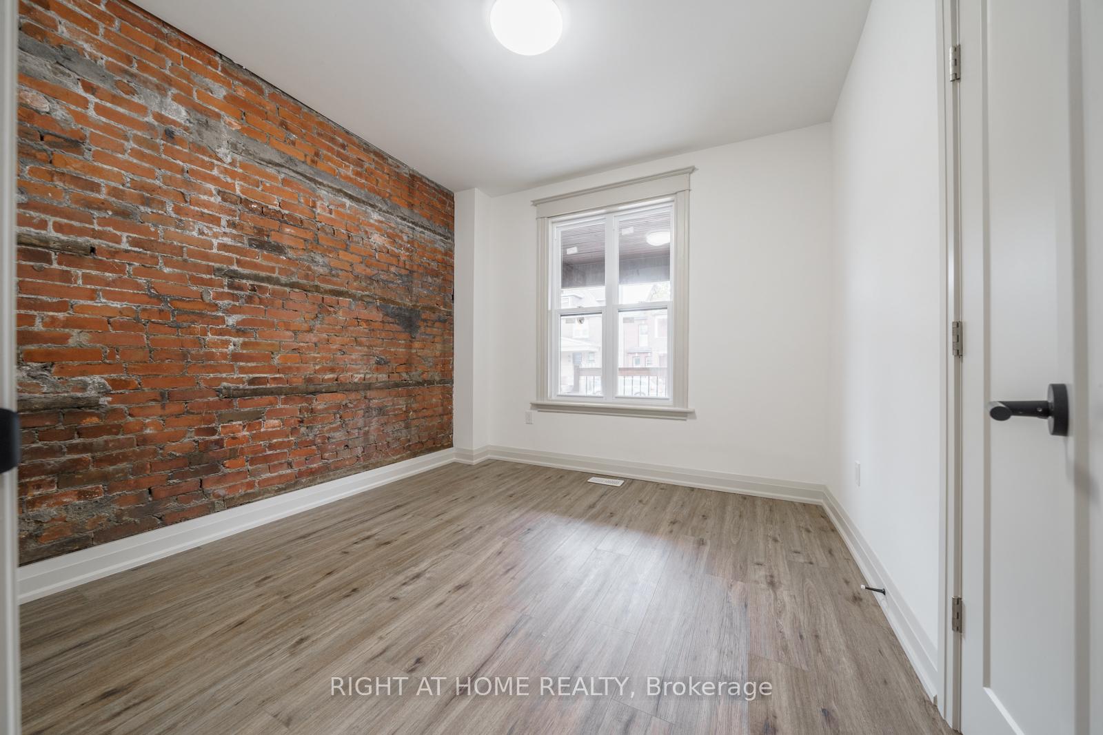 Photo 23 of 105 Aikman Avenue, Hamilton, Gibson — HOMEH