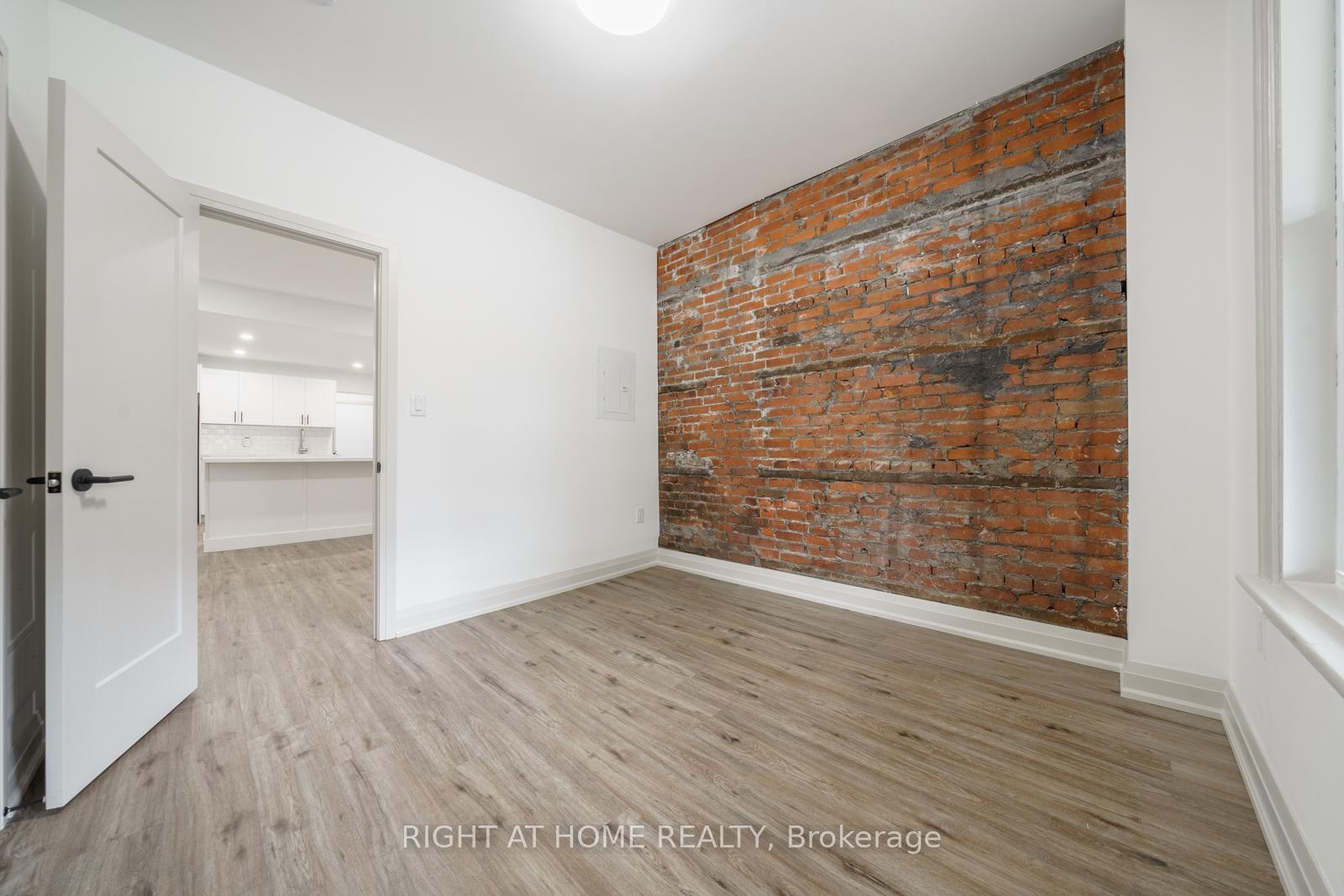 Photo 33 of 105 Aikman Avenue, Hamilton, Gibson — HOMEH
