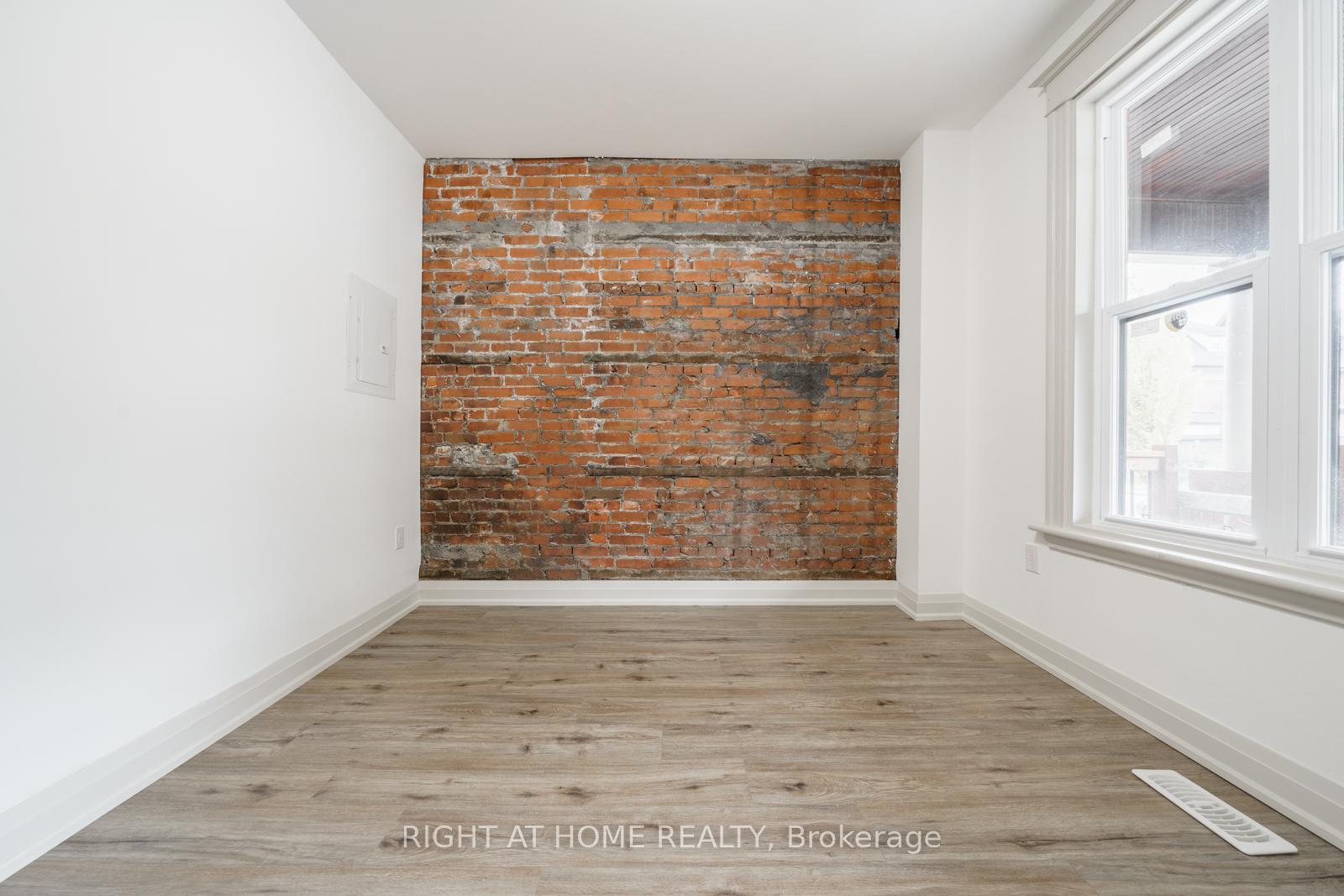 Photo 19 of 105 Aikman Avenue, Hamilton, Gibson — HOMEH