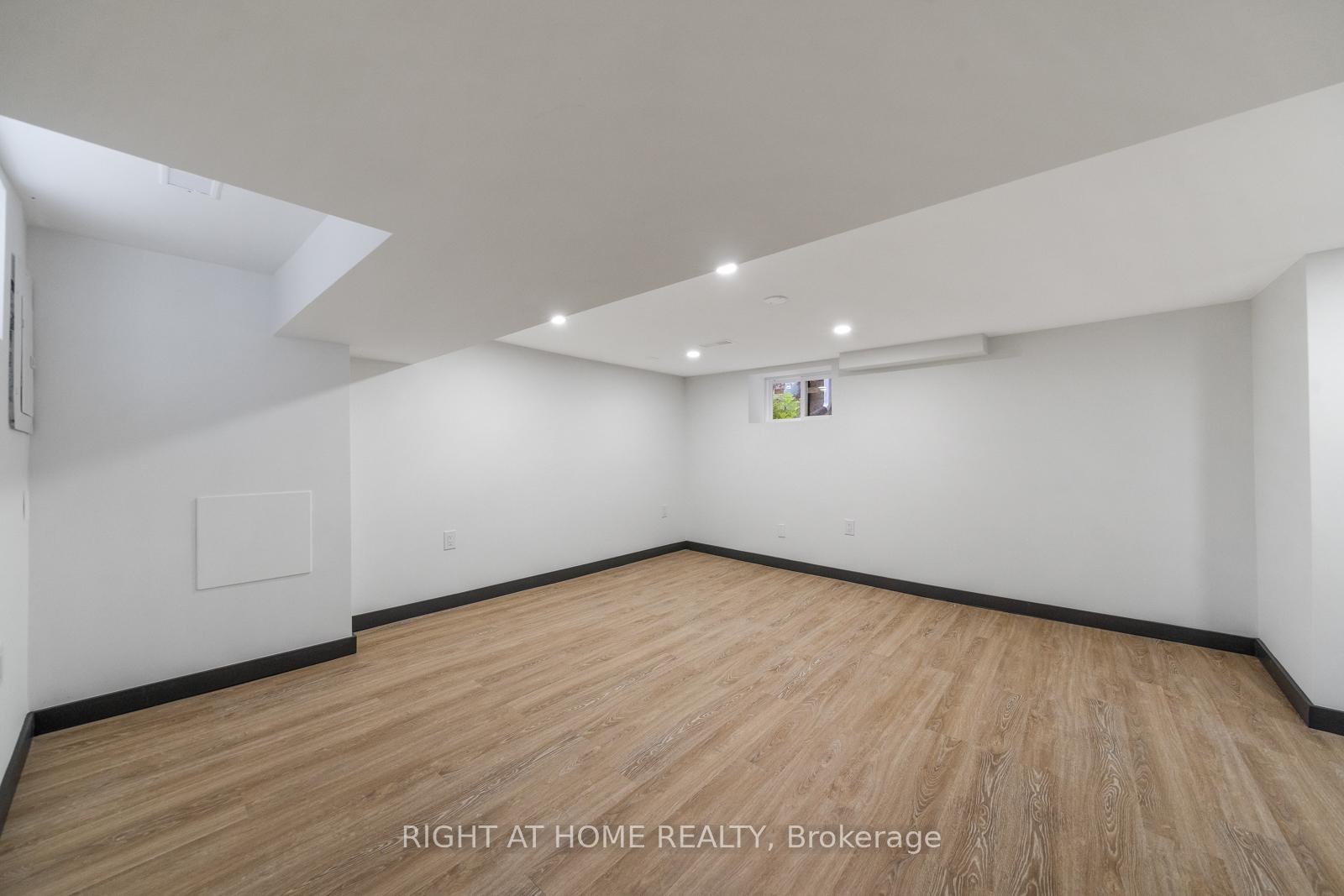 Photo 28 of 105 Aikman Avenue, Hamilton, Gibson — HOMEH
