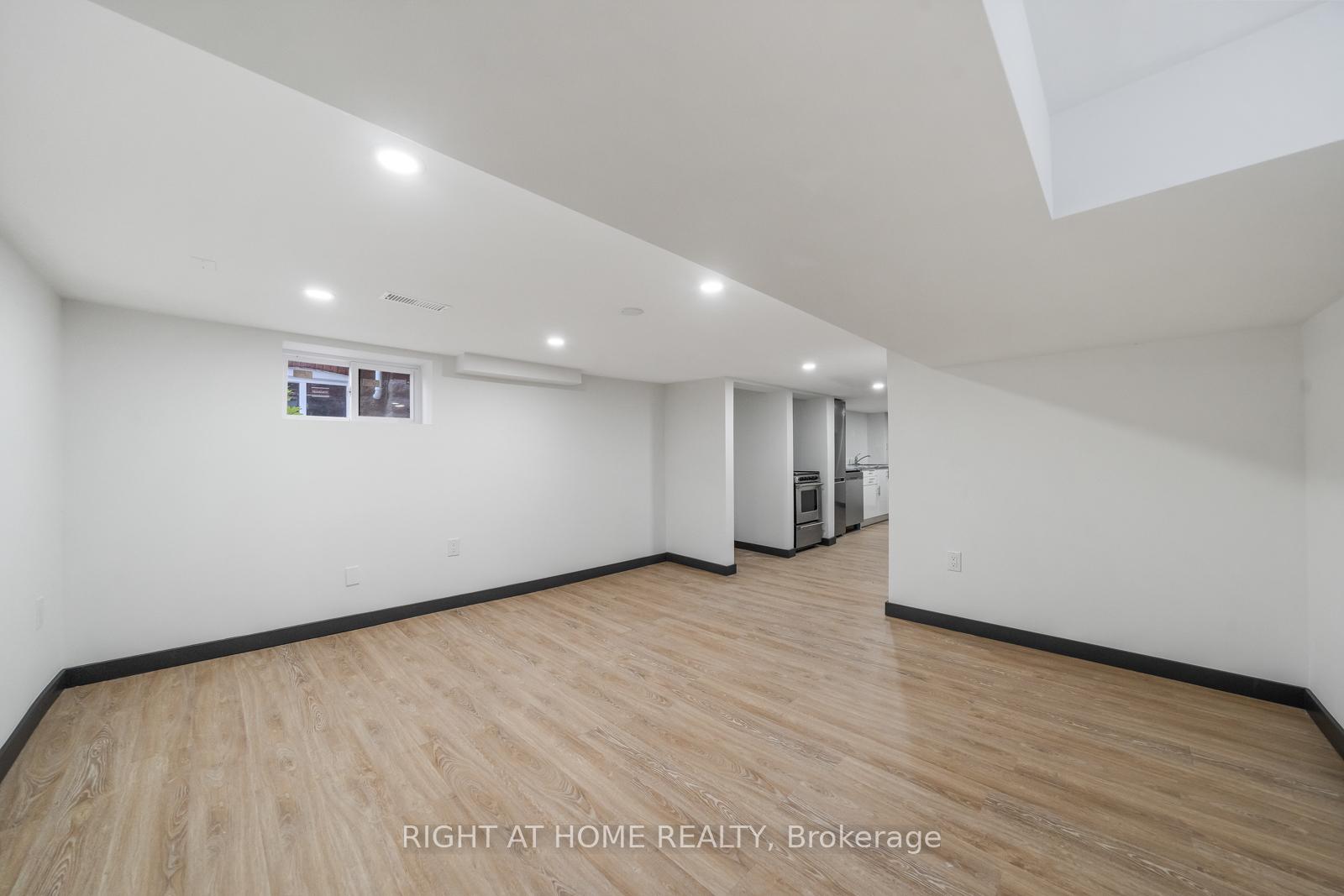 Photo 20 of 105 Aikman Avenue, Hamilton, Gibson — HOMEH