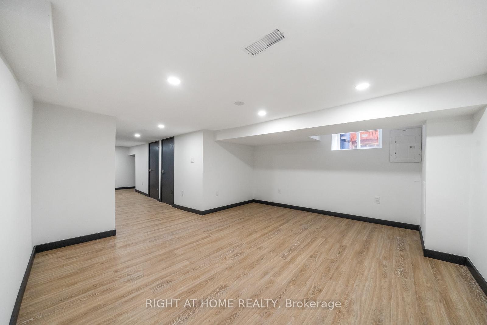 Photo 37 of 105 Aikman Avenue, Hamilton, Gibson — HOMEH