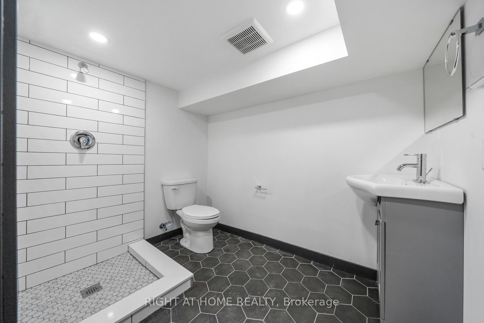 Photo 31 of 105 Aikman Avenue, Hamilton, Gibson — HOMEH