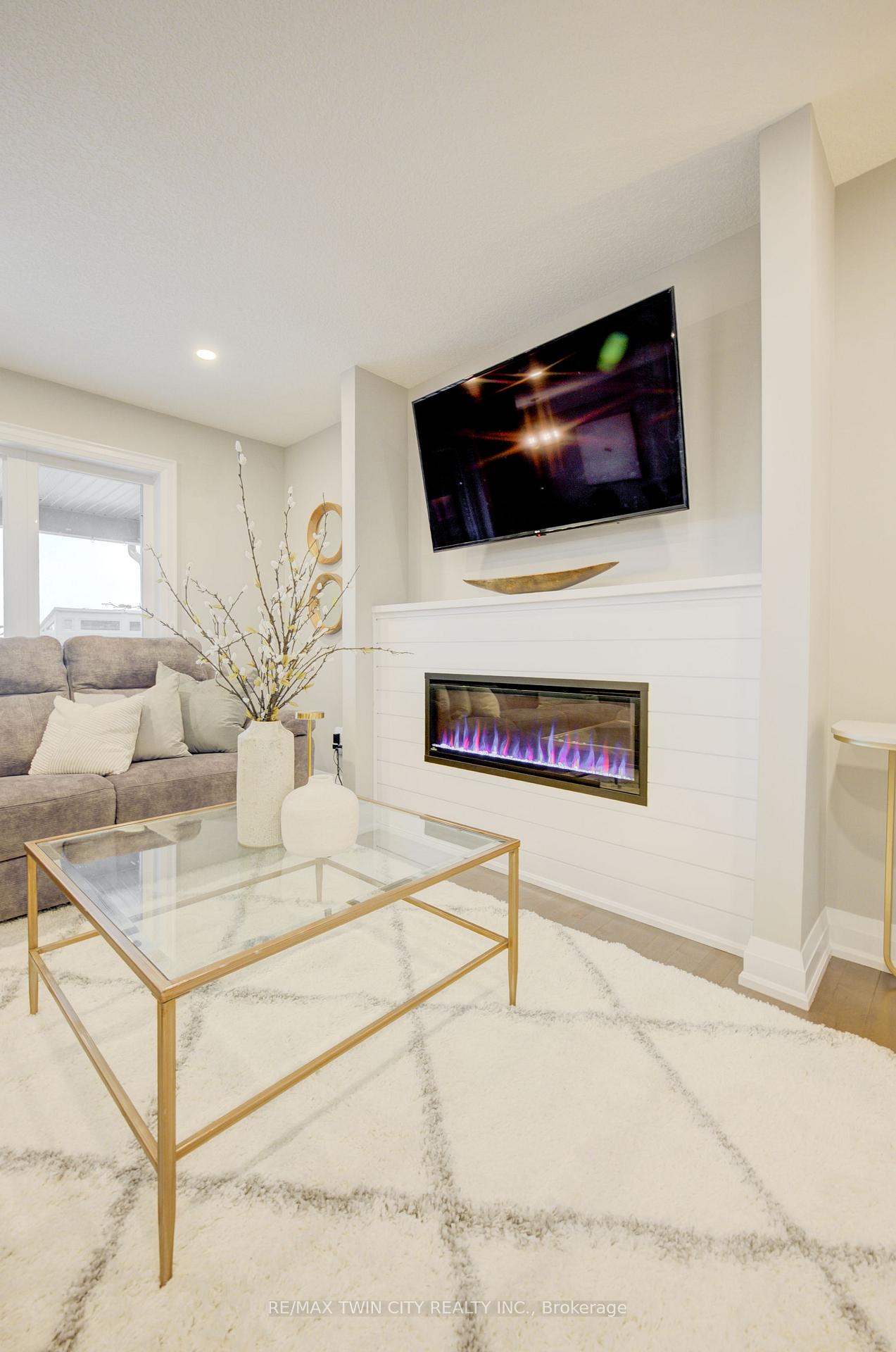 Photo 7 of 131 Woodberry Crescent, Woolwich — HOMEH