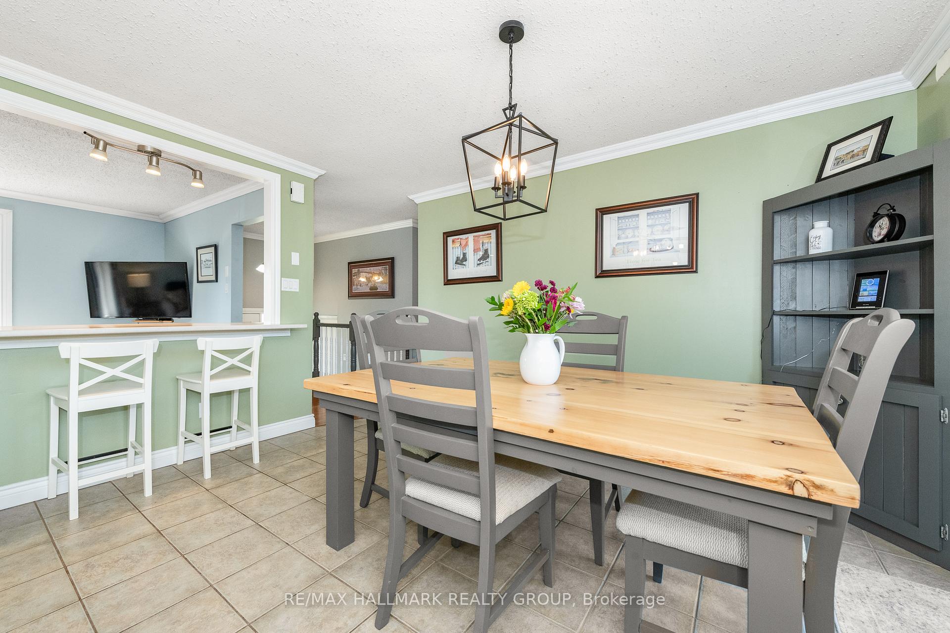 Photo 2 of 7895 Popham Street, Ottawa, Vernon — HOMEH