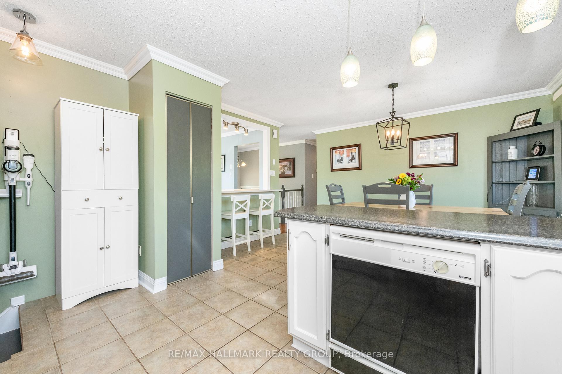 Photo 6 of 7895 Popham Street, Ottawa, Vernon — HOMEH