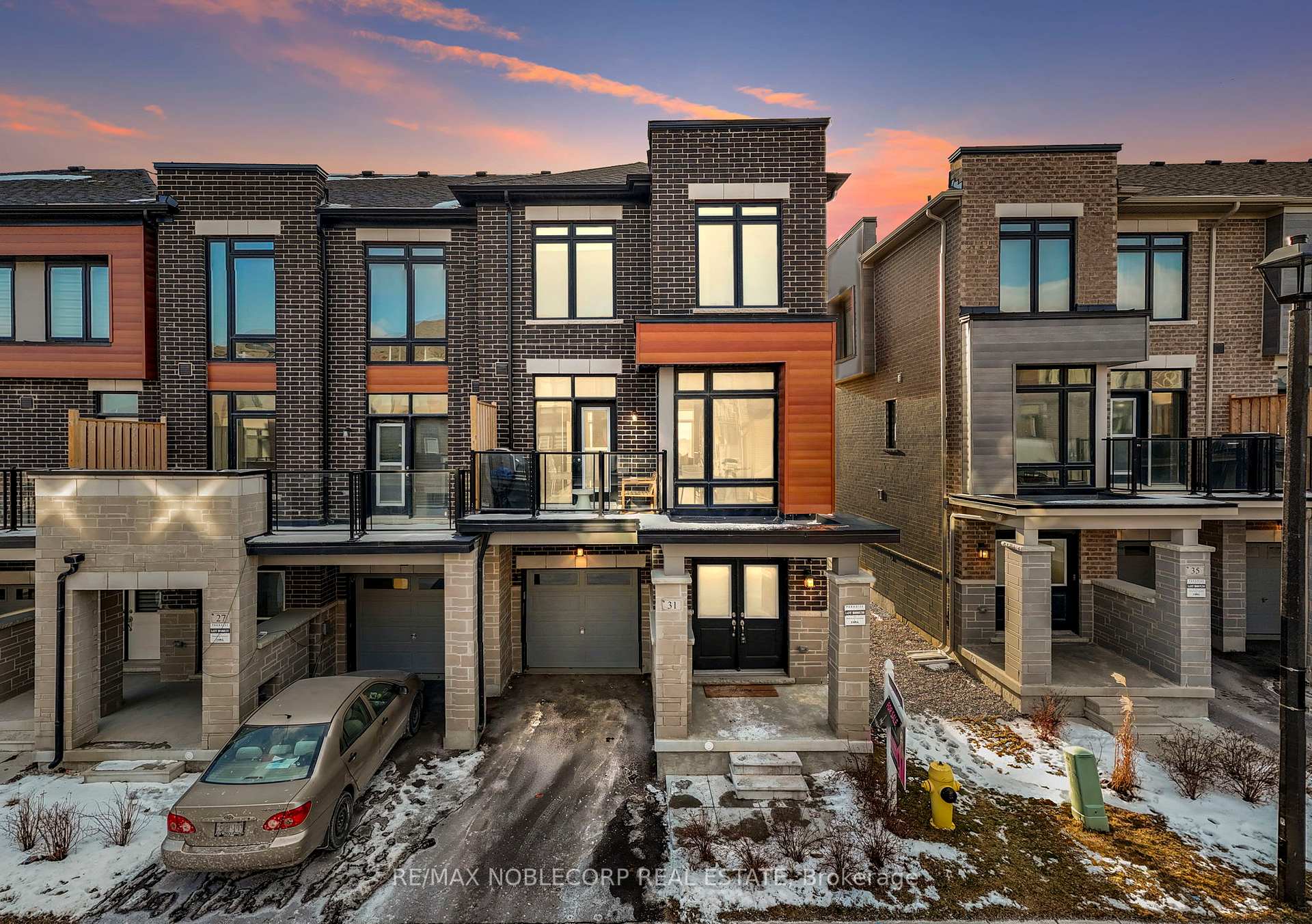 Front of 31 Holyrood Crescent