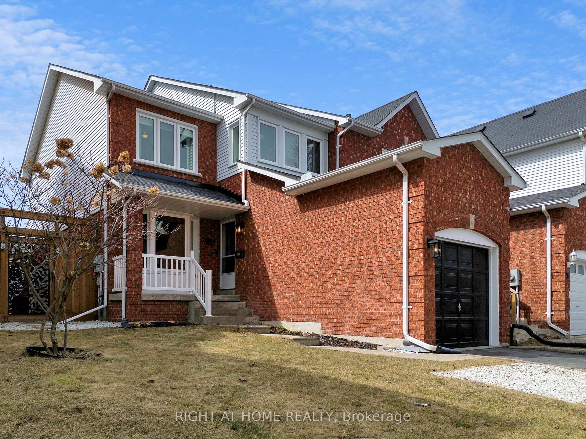 Photo 6 of 18 Landerville Lane, Clarington, Bowmanville — HOMEH