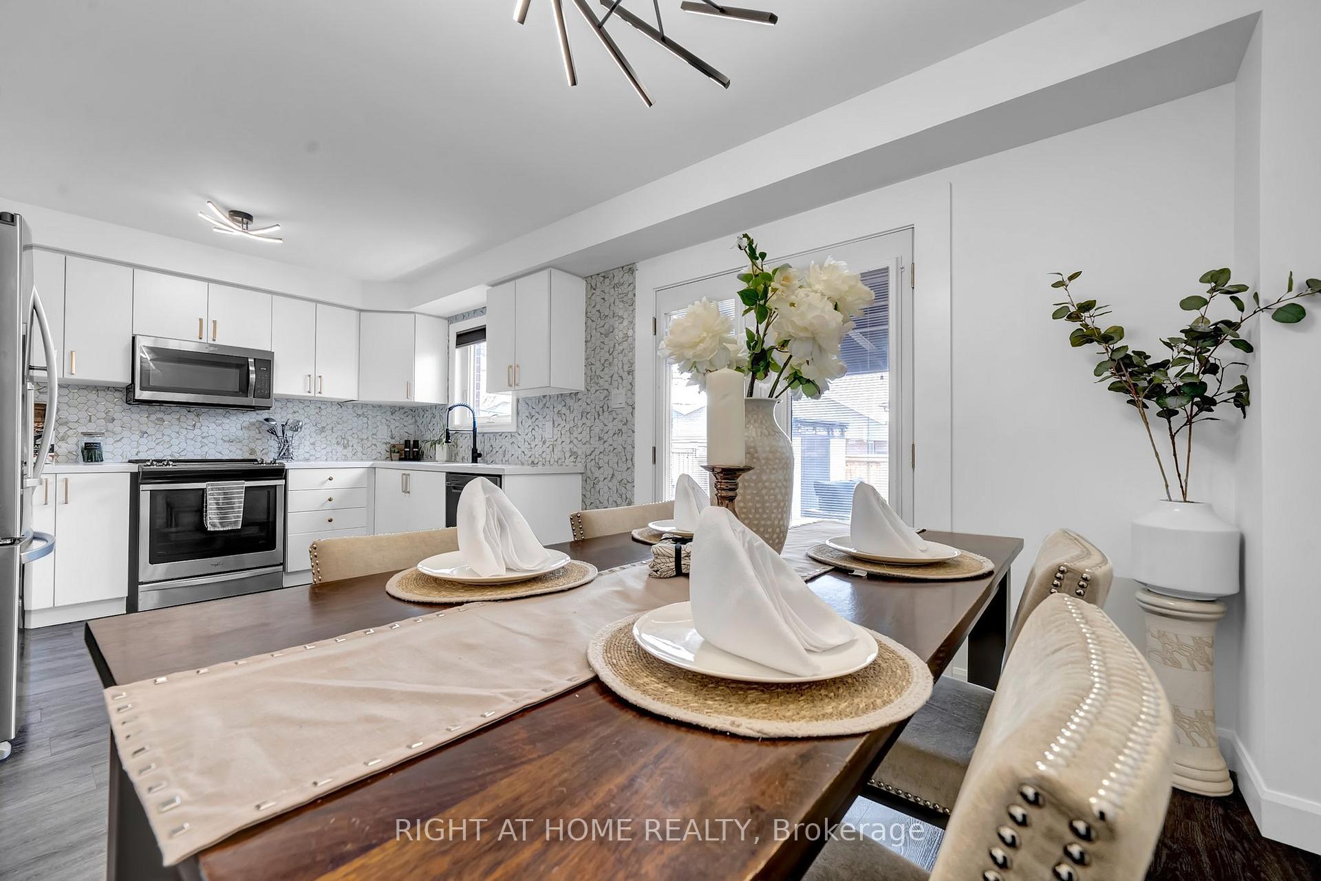 Photo 13 of 18 Landerville Lane, Clarington, Bowmanville — HOMEH