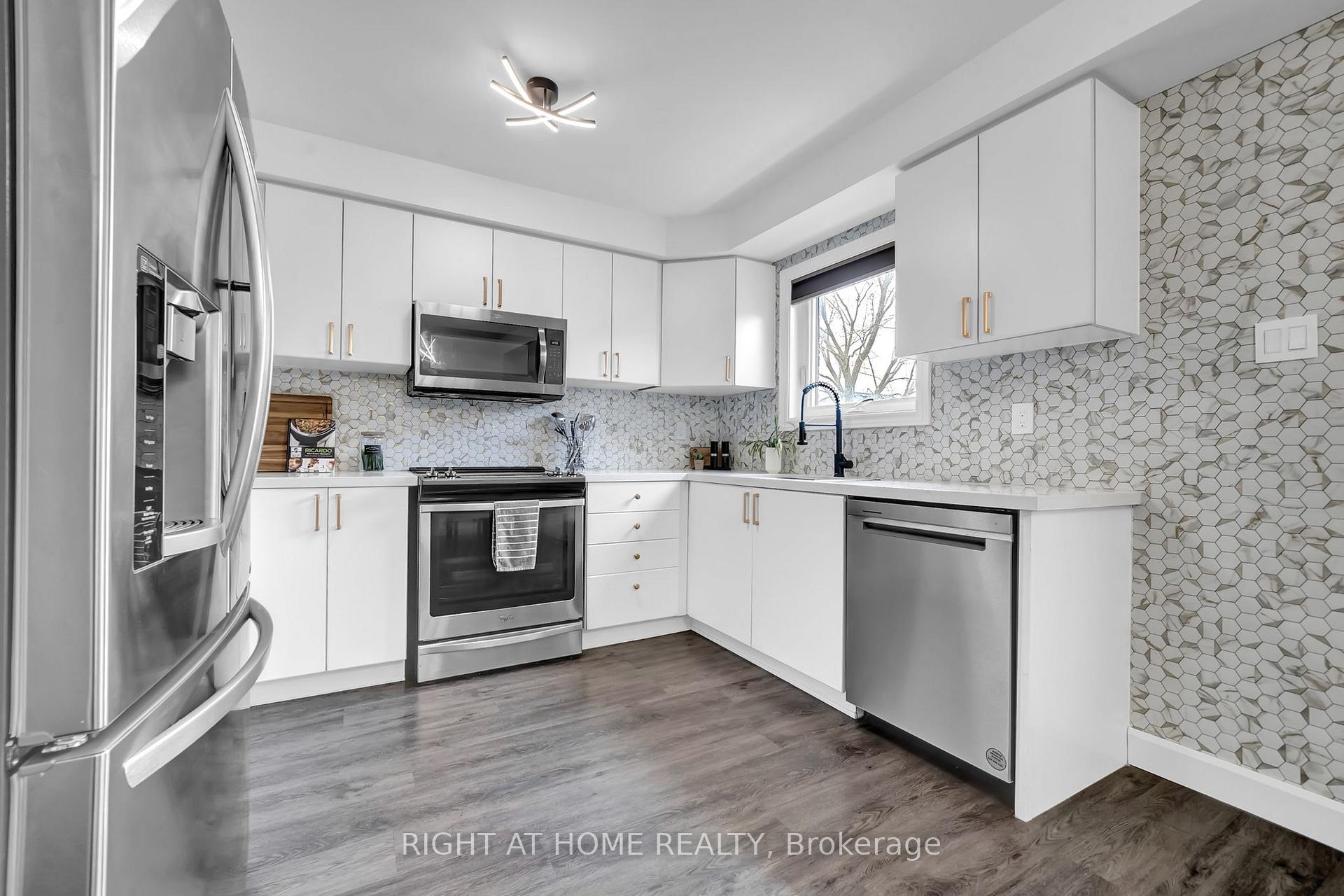 Photo 8 of 18 Landerville Lane, Clarington, Bowmanville — HOMEH
