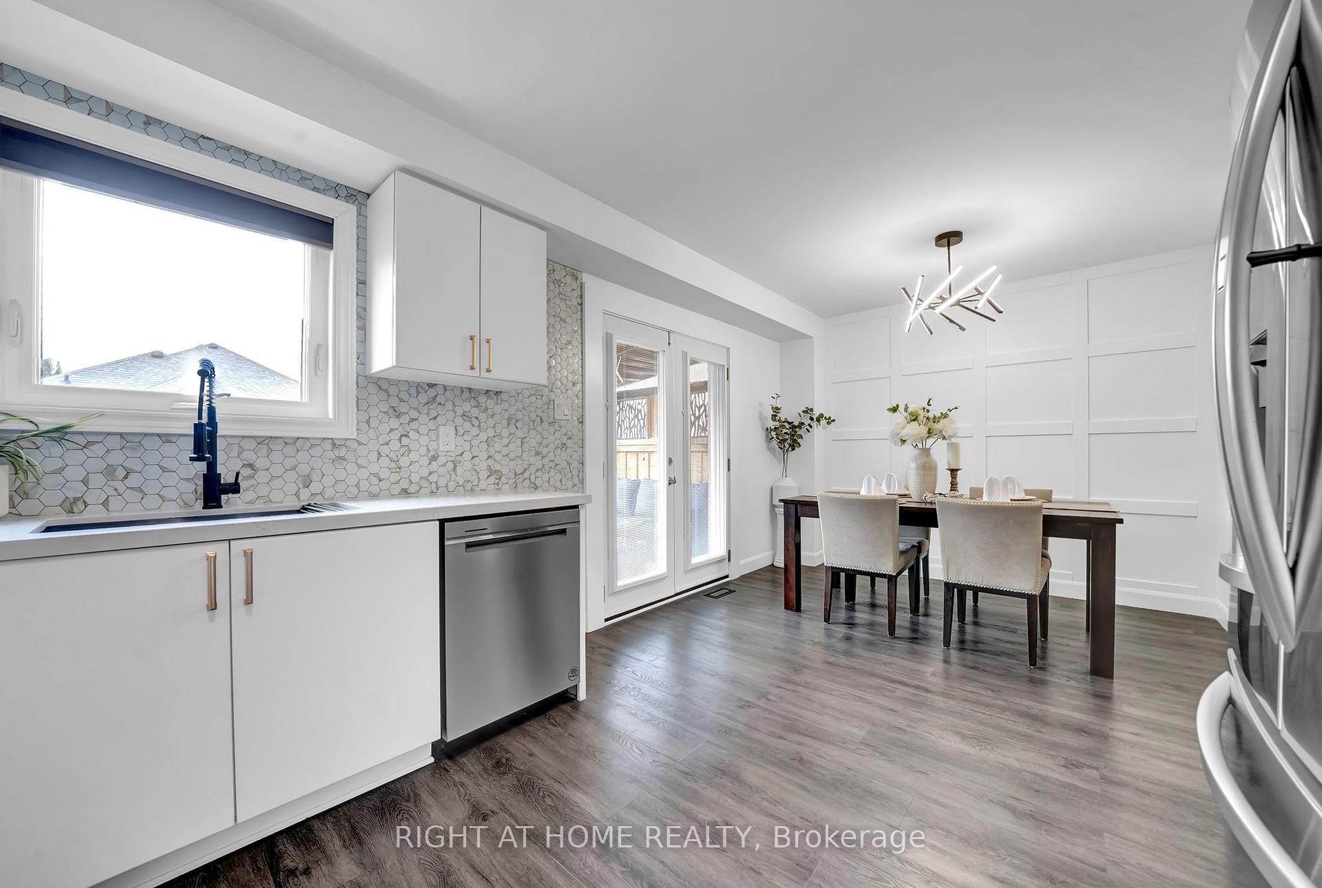 Photo 39 of 18 Landerville Lane, Clarington, Bowmanville — HOMEH