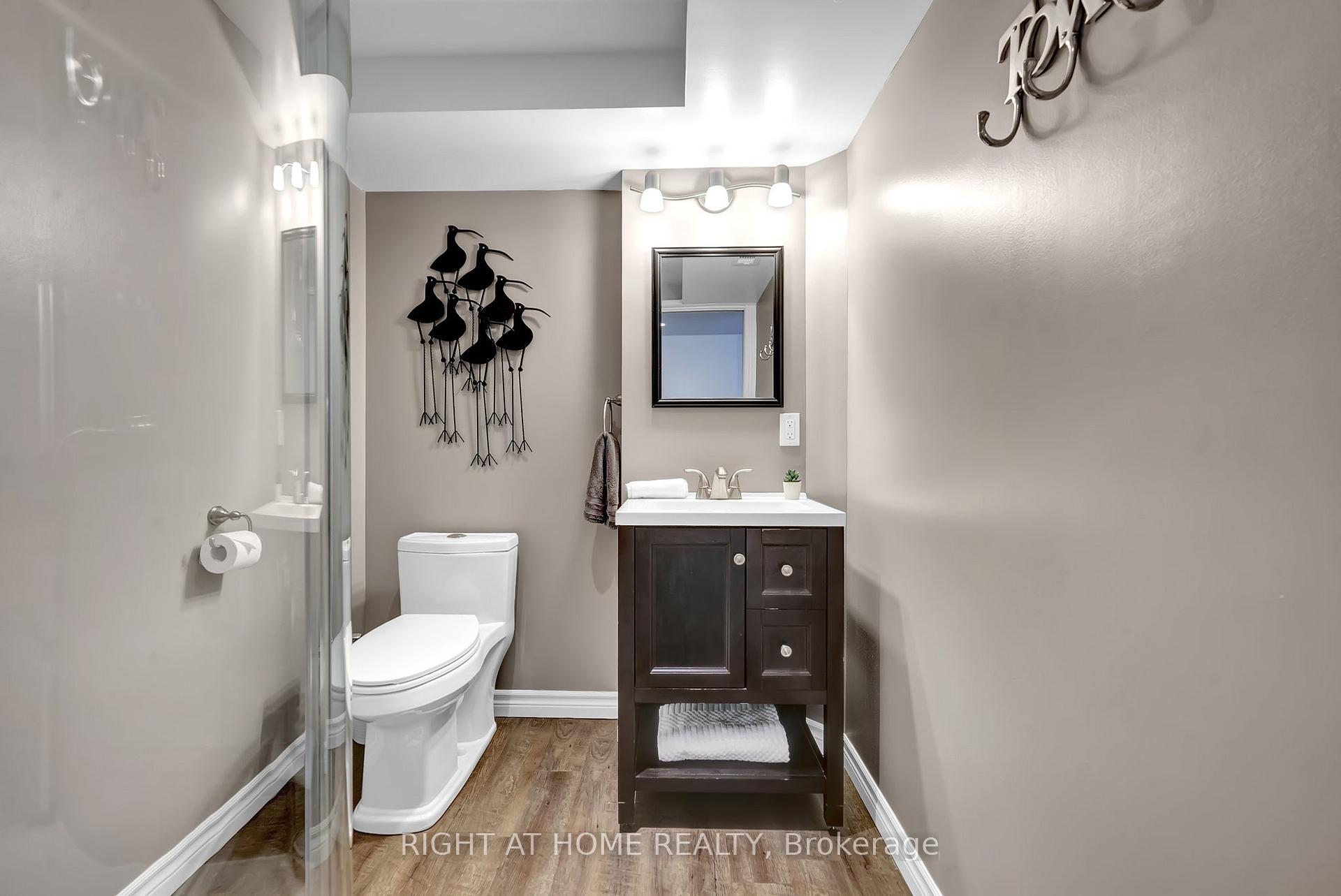Photo 29 of 18 Landerville Lane, Clarington, Bowmanville — HOMEH