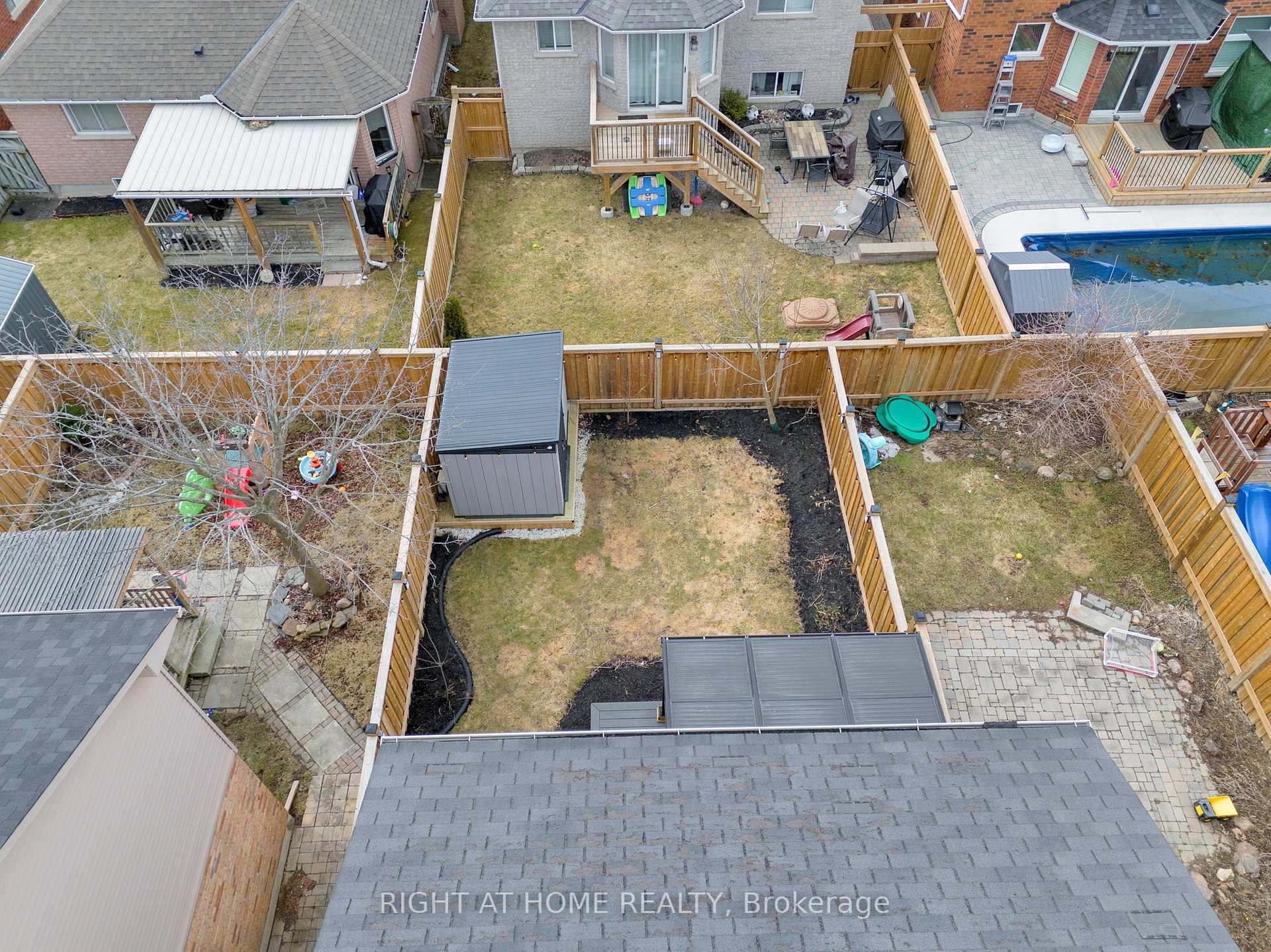 Photo 35 of 18 Landerville Lane, Clarington, Bowmanville — HOMEH