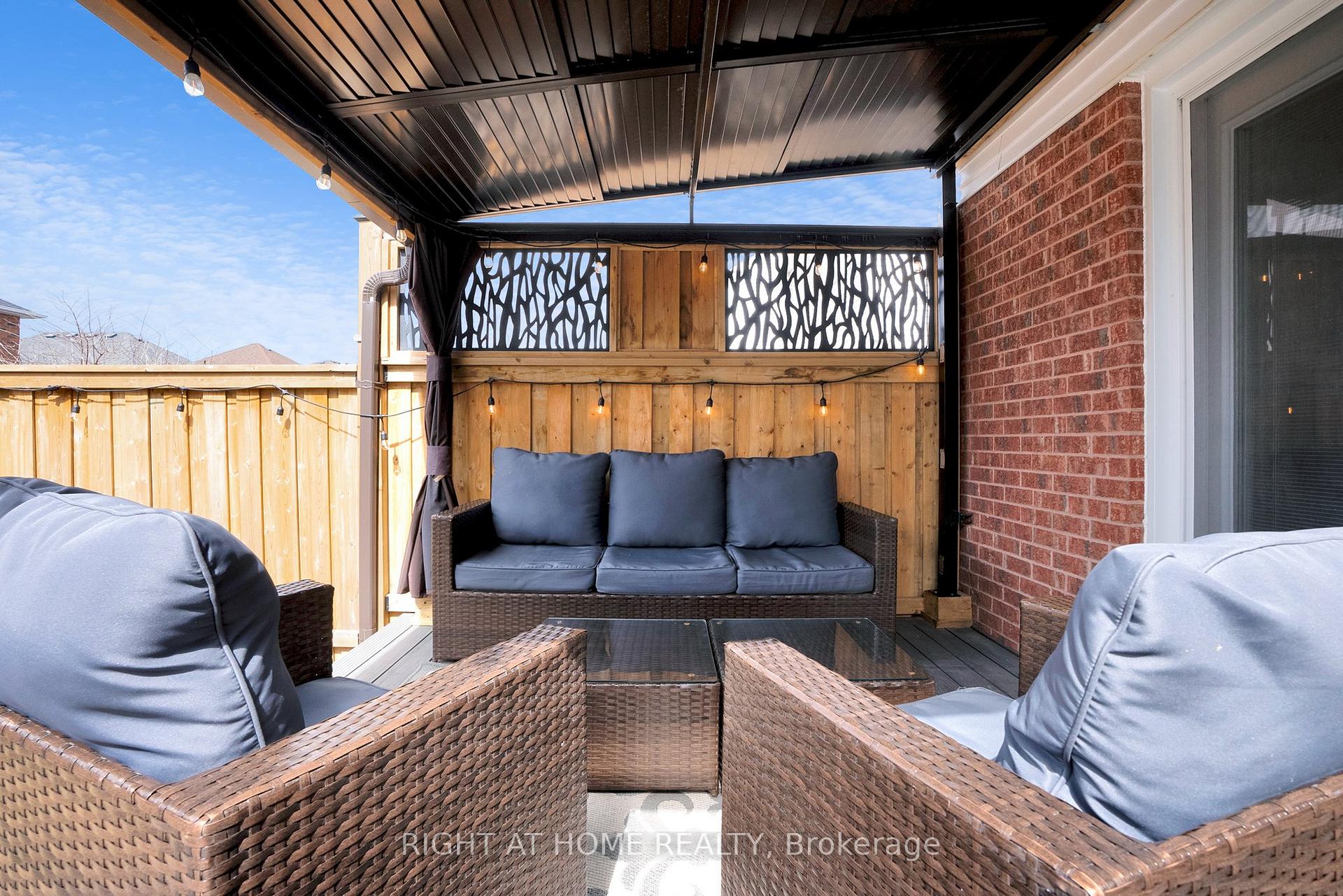 Photo 36 of 18 Landerville Lane, Clarington, Bowmanville — HOMEH