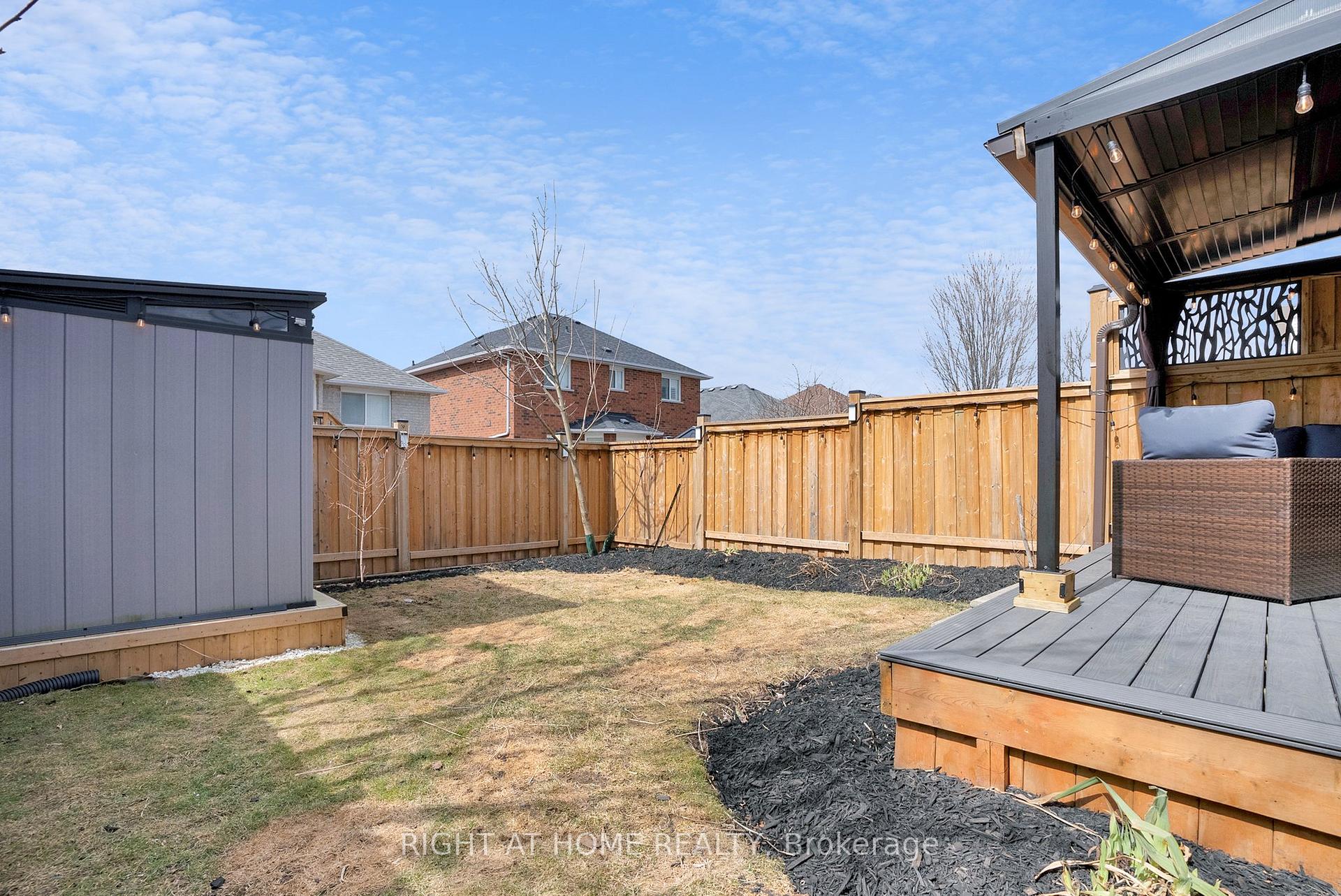 Photo 37 of 18 Landerville Lane, Clarington, Bowmanville — HOMEH