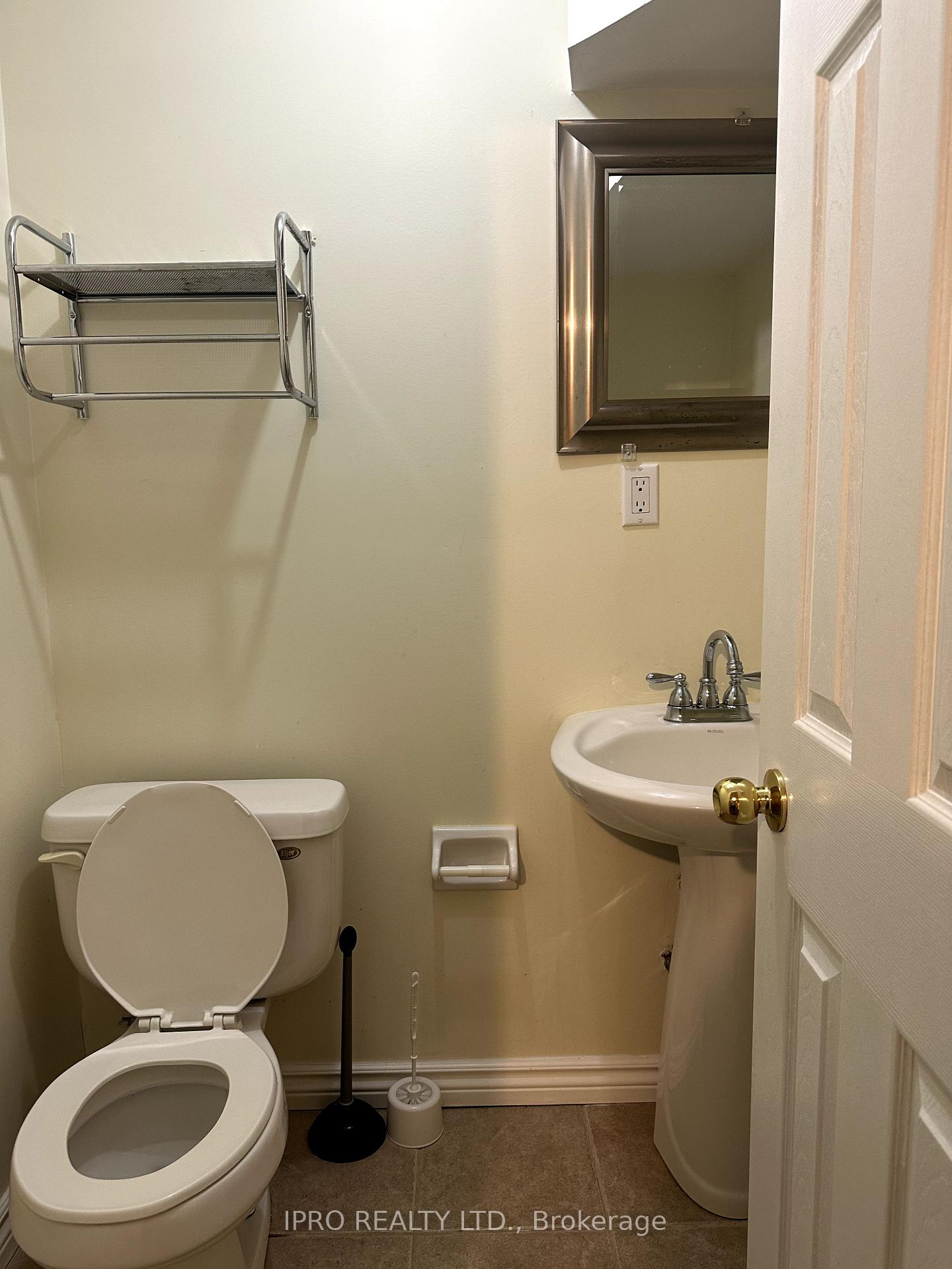 Photo 7 of 513 Van Kirk Dr BSMT, Brampton, Northwest Sandalwood Parkway — HOMEH