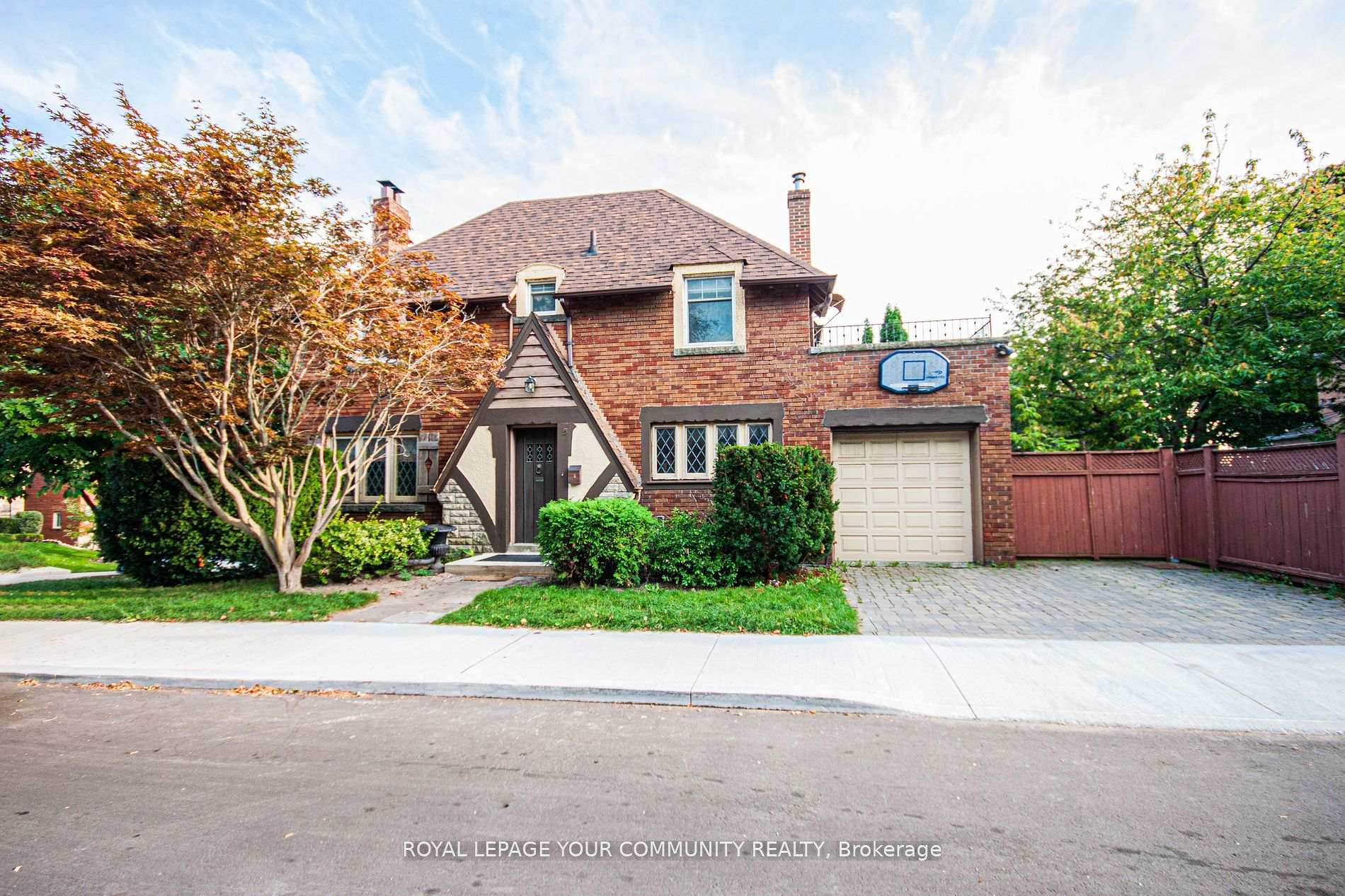 Front of 5 Crestview Road