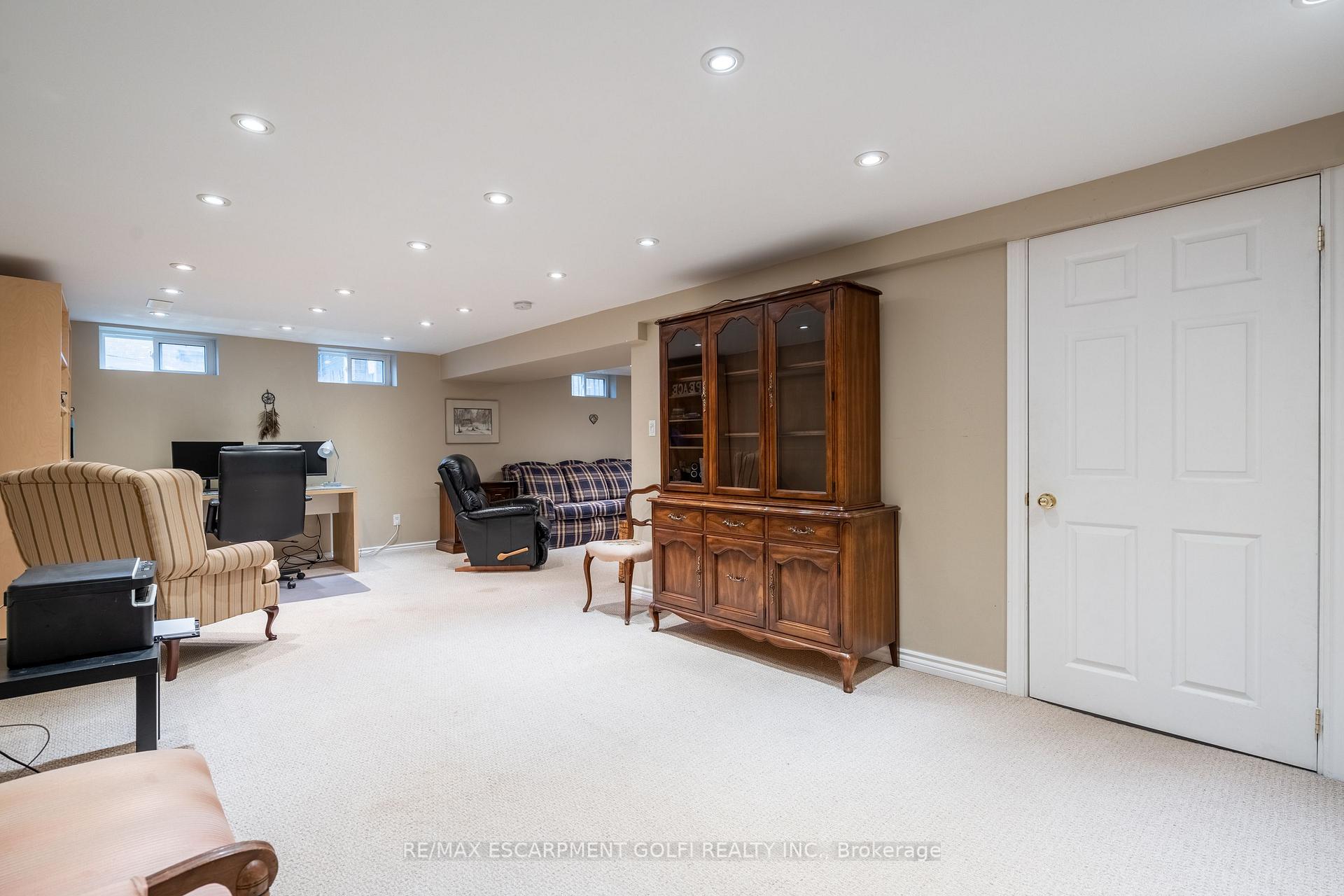 Photo 20 of 29 Sarasota Avenue, Hamilton, Rolston — HOMEH